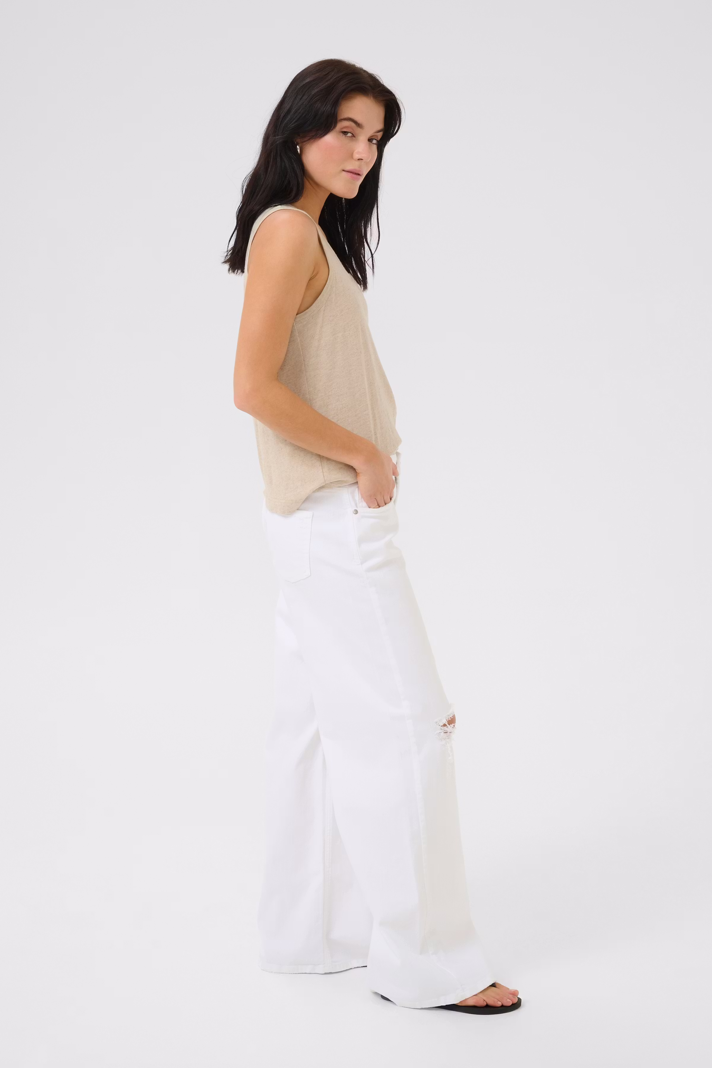 DangoMW Wide jeans LOOKBOOK FRONT 10705162-100091