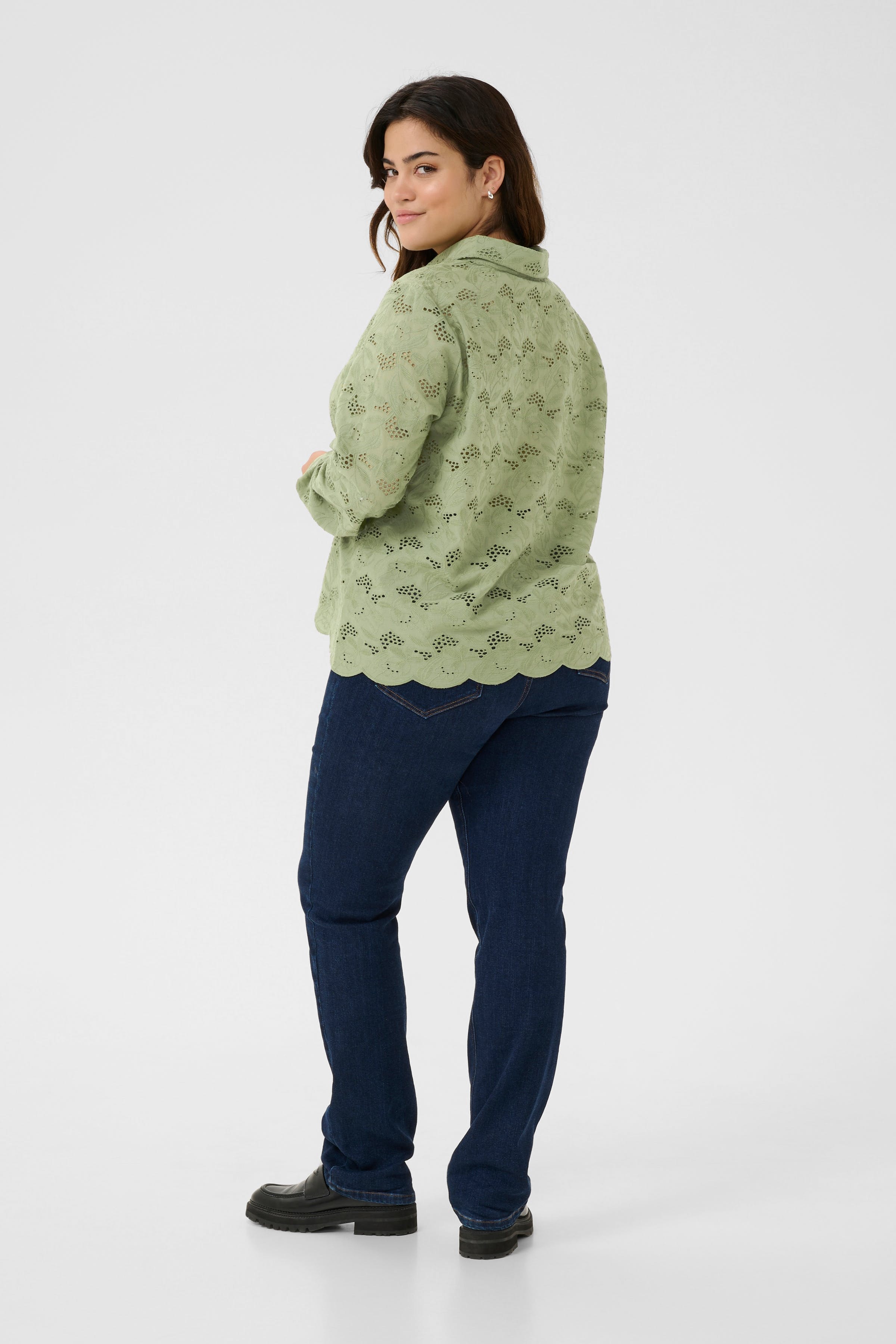 KCtiara Shirt LOOKBOOK BACK 10583520-170115