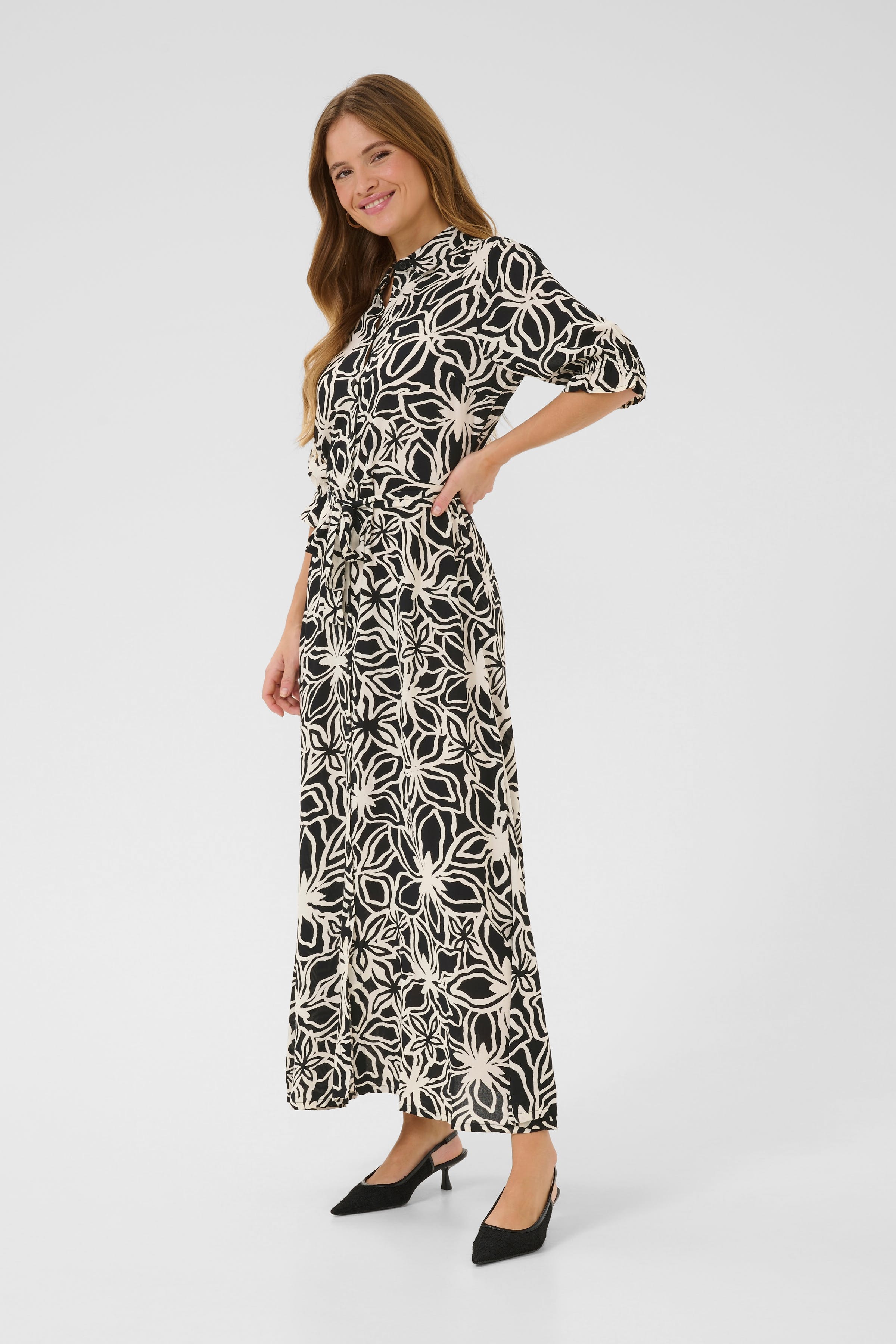 KAmira Klänning LOOKBOOK FRONT 10509807-107080