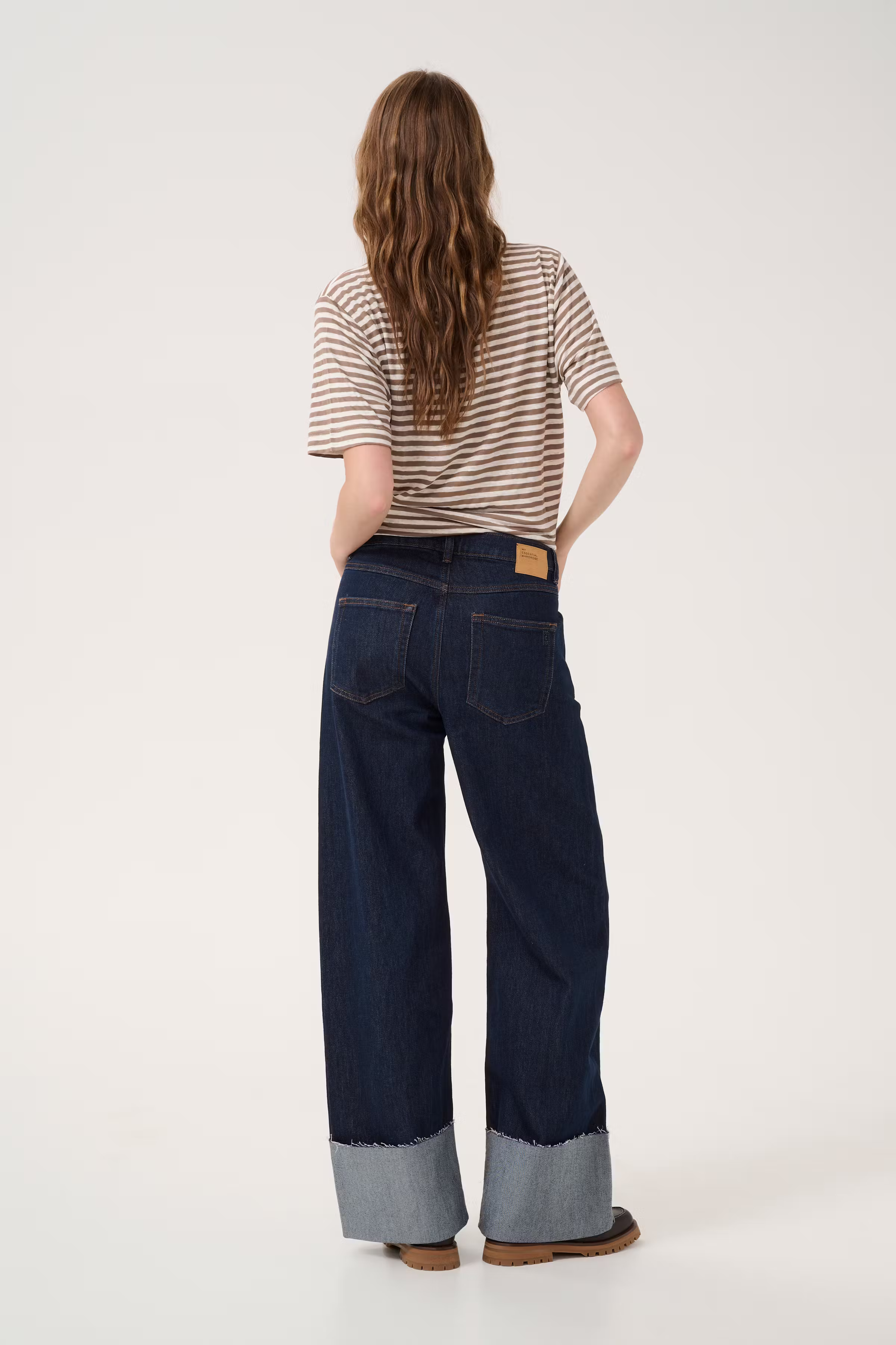 DalviMW High Wide jeans LOOKBOOK BACK 10704798-100067