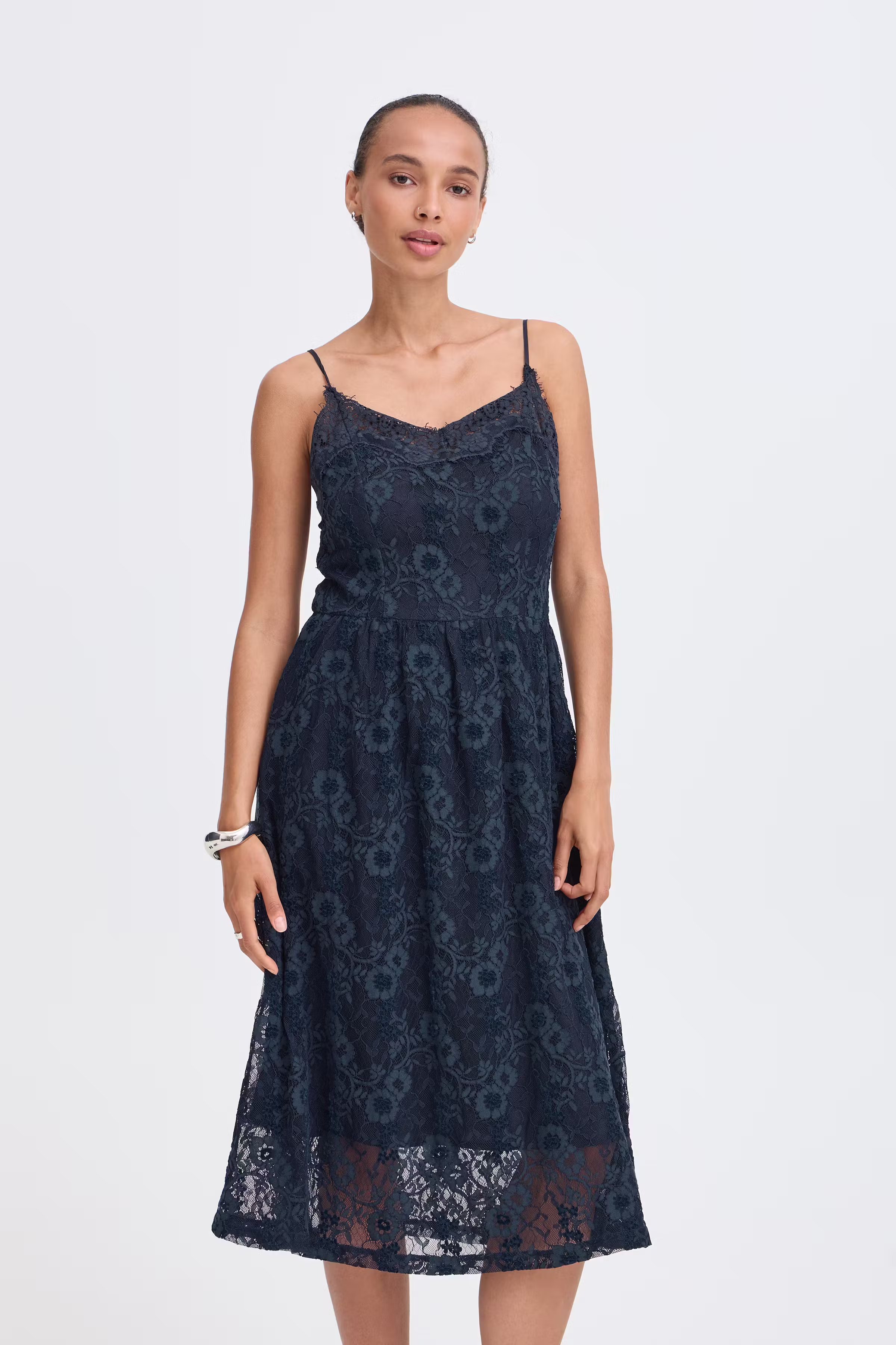 BYXGAIL Kjole LOOKBOOK FRONT 20820300-194020