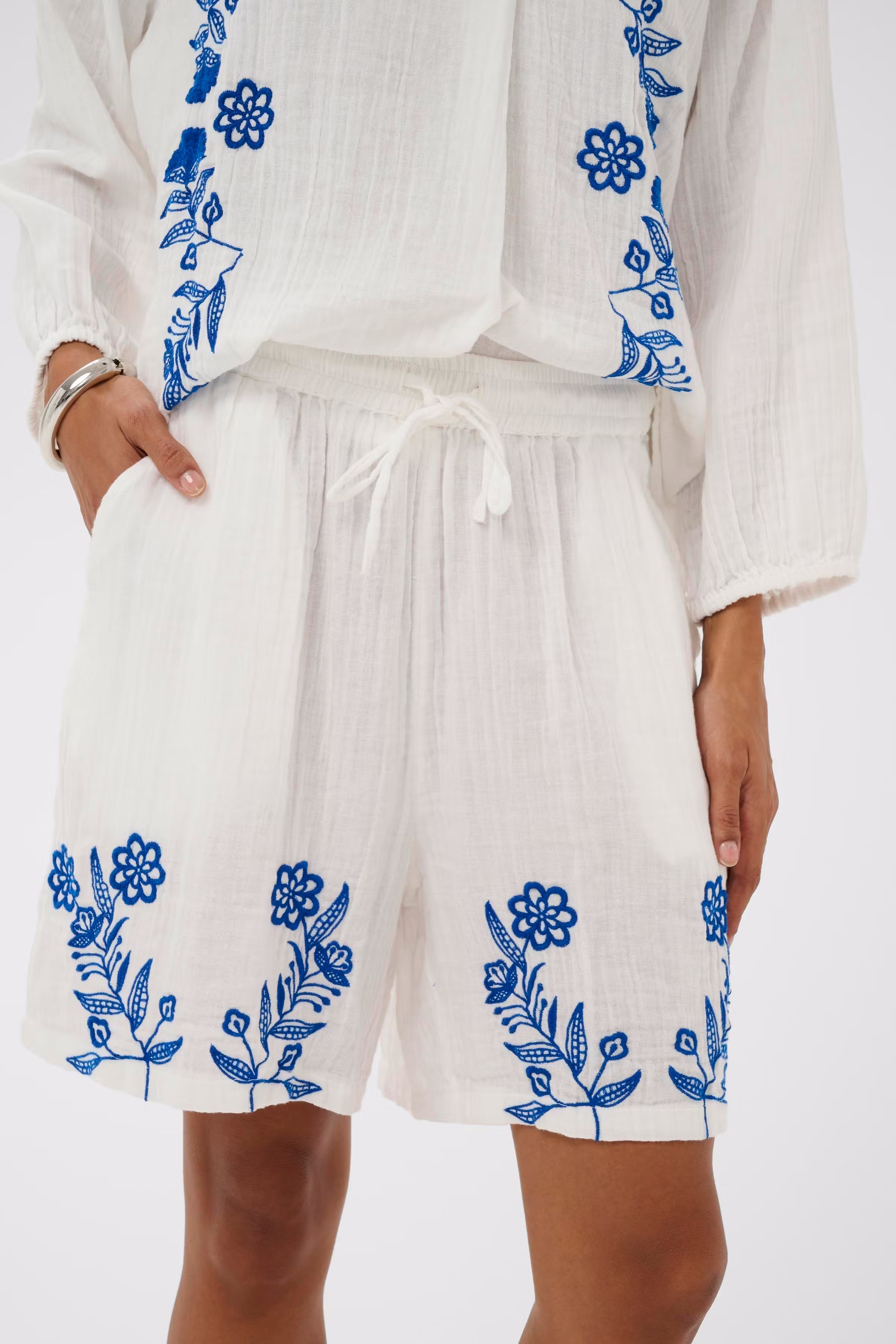 CUtala Shorts LOOKBOOK DETAIL 50112797-500013
