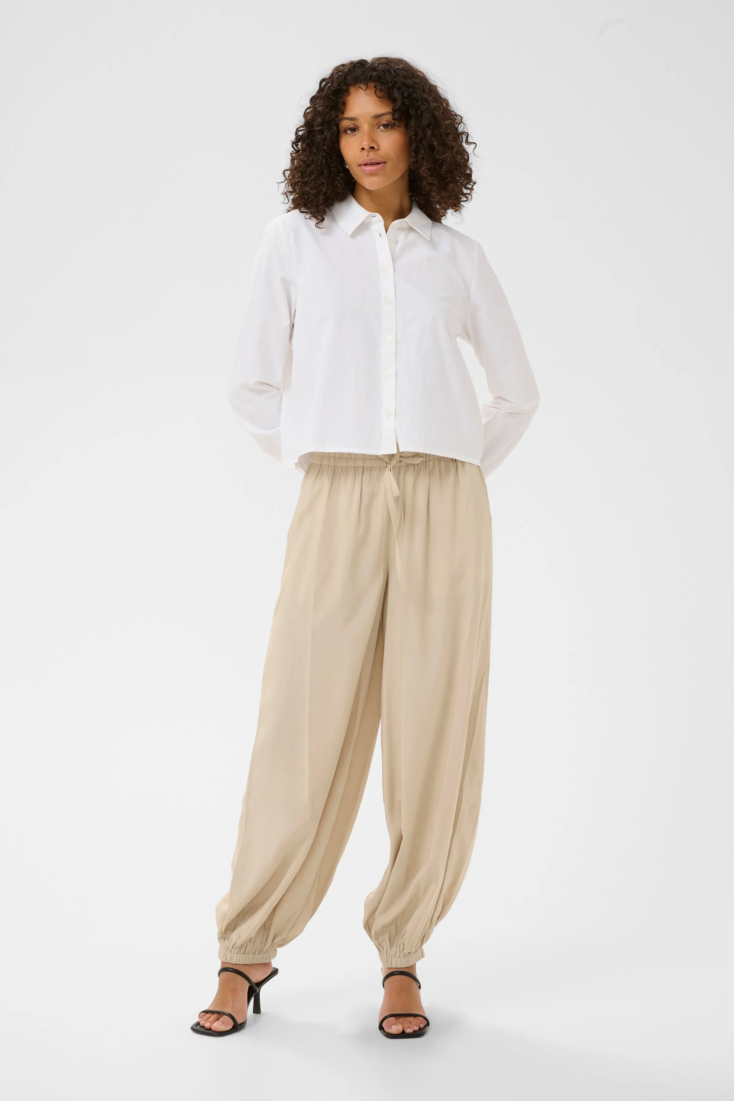 KAbella Broek LOOKBOOK FRONT 10511523-151305