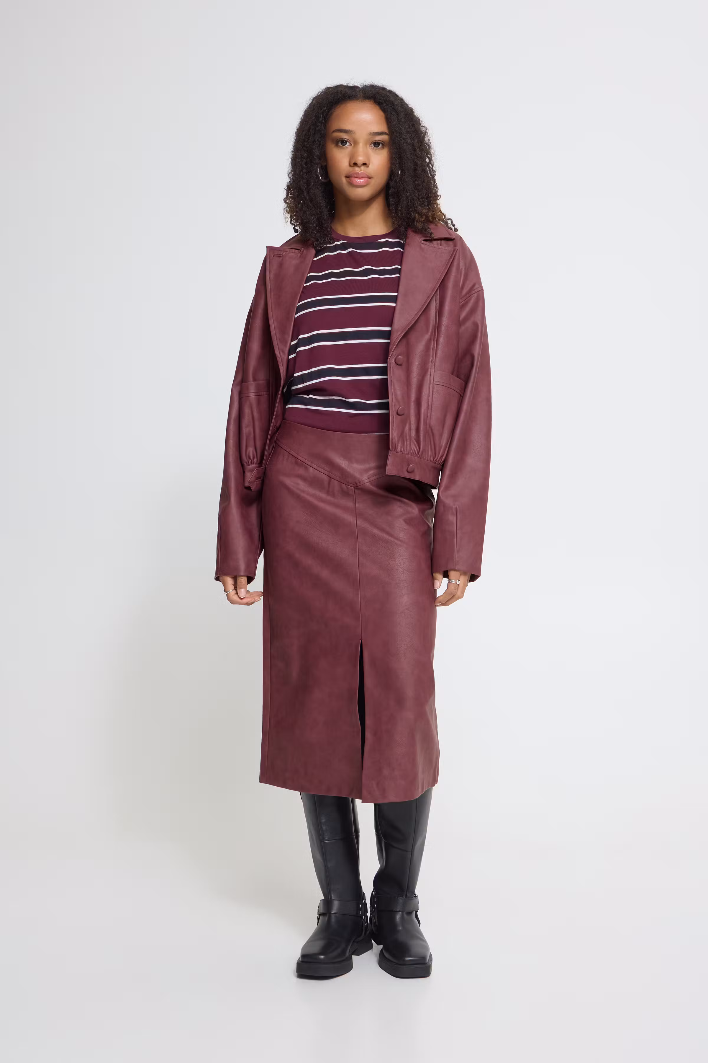 IHKANIRA Kjol LOOKBOOK FRONT 20126207-191627