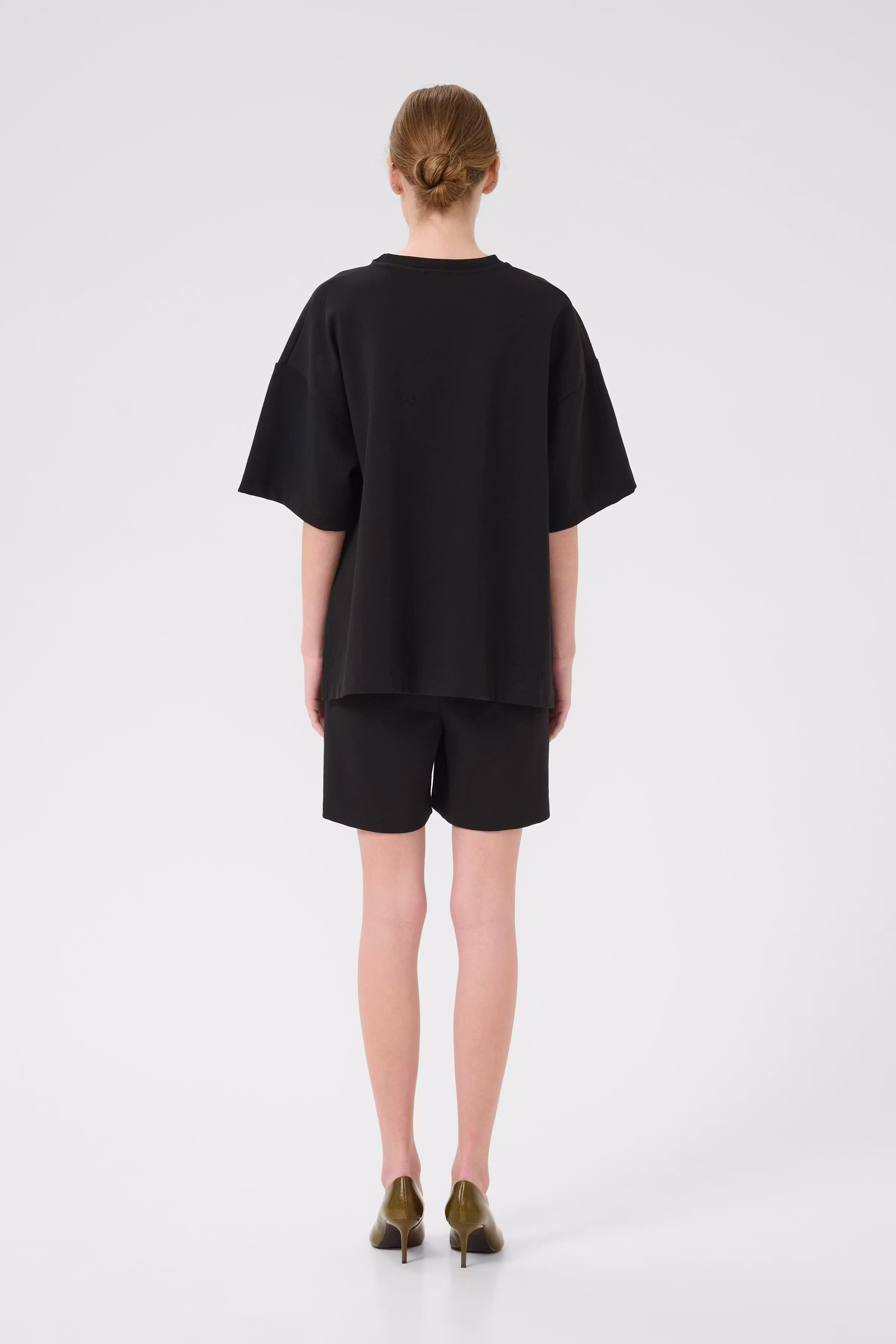 IminaGZ Shorts LOOKBOOK BACK 10909141-100017