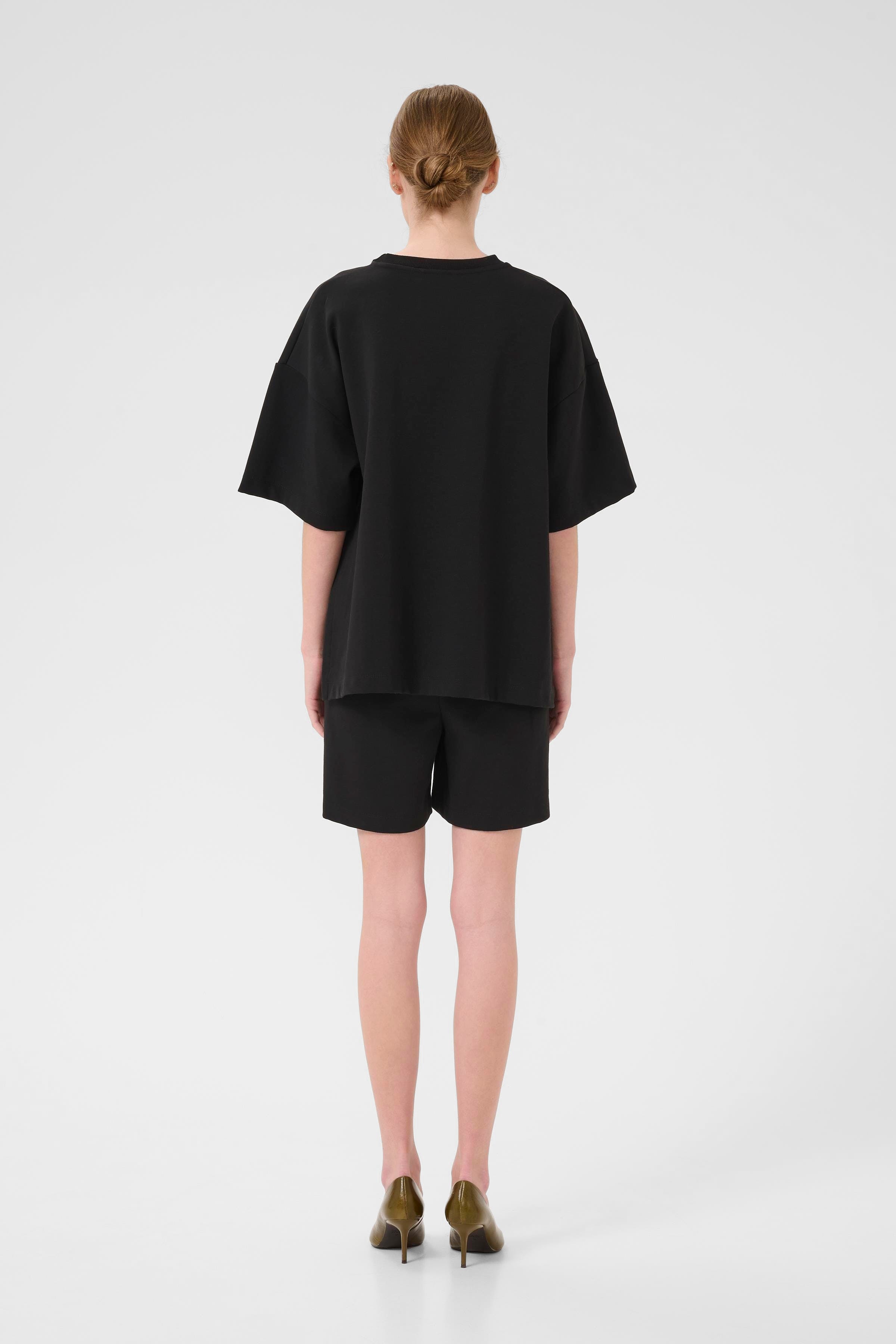 IminaGZ Shorts LOOKBOOK BACK 10909141-100017