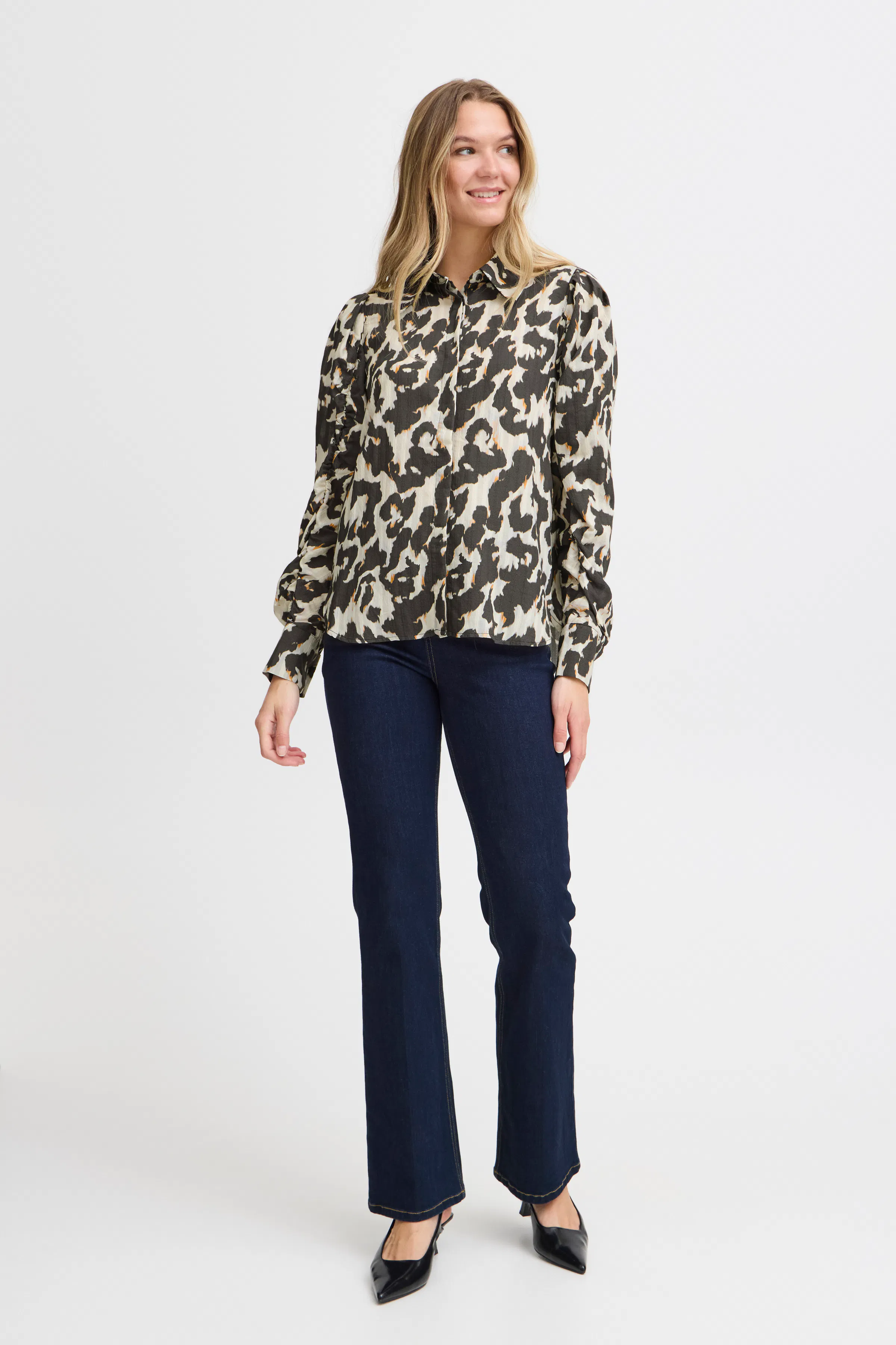 FRLELU Skjorte LOOKBOOK FRONT 20614117-203440