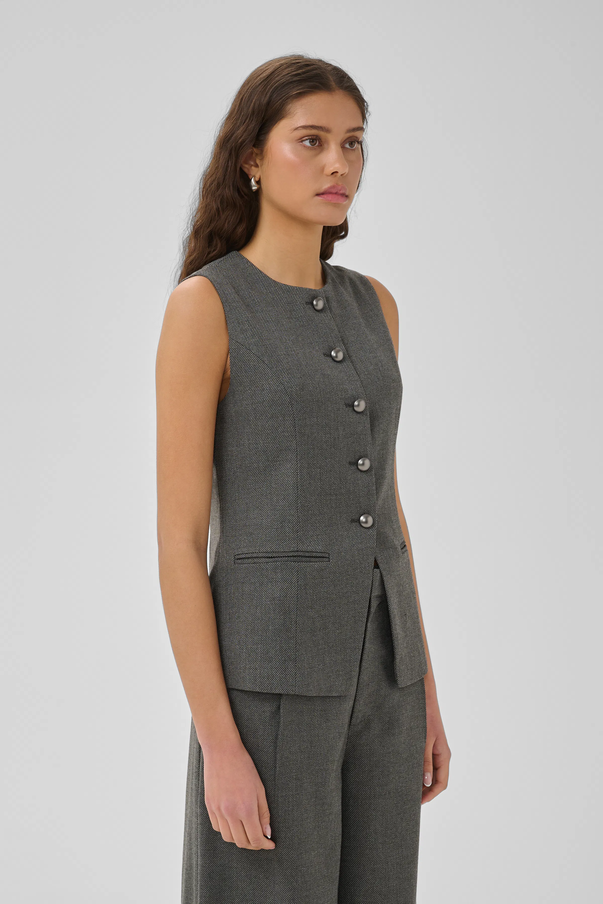 MWDina Vest LOOKBOOK FRONT 10705687-100379