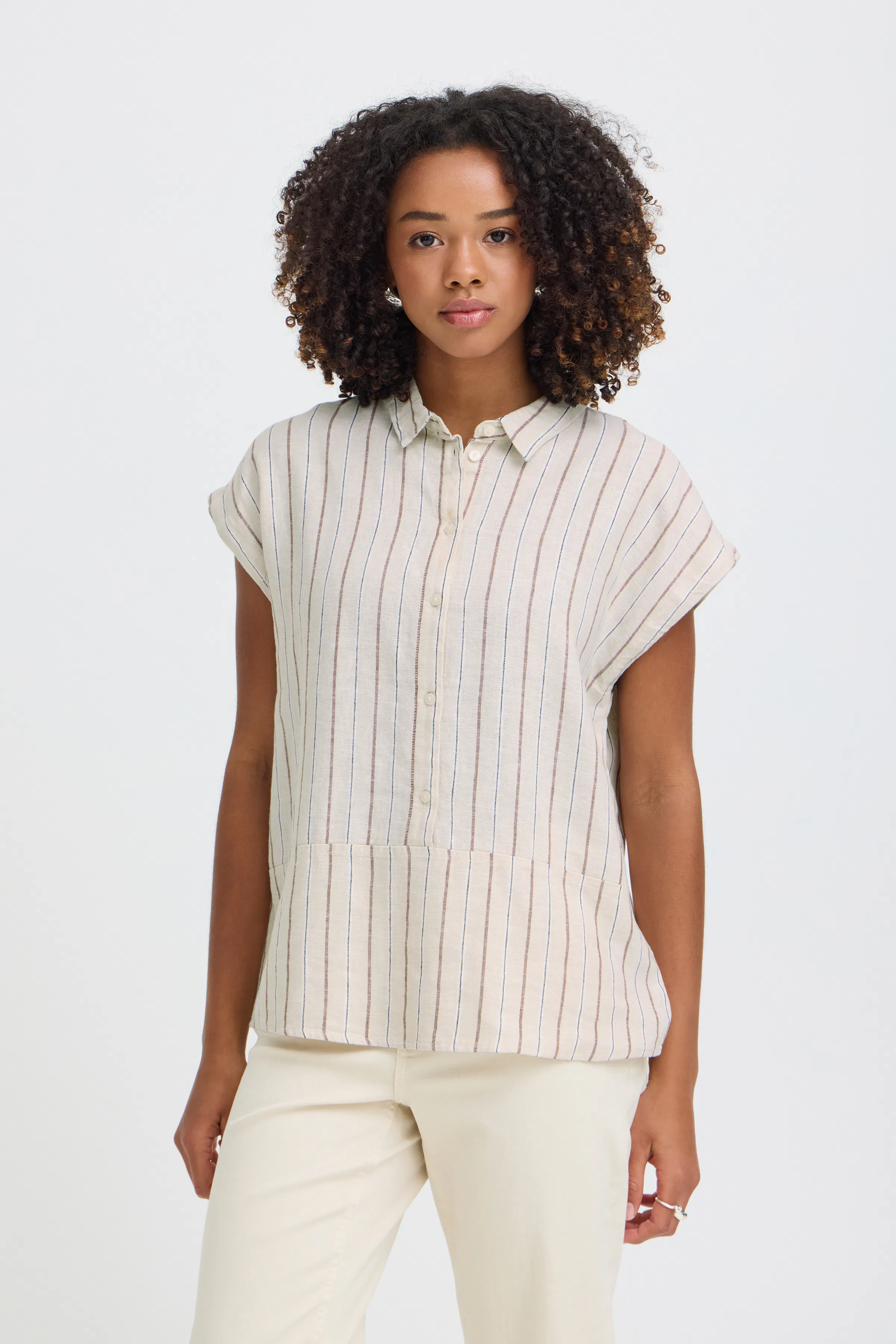 IHLINNO Kortermet bluse LOOKBOOK FRONT 20122922-900005560