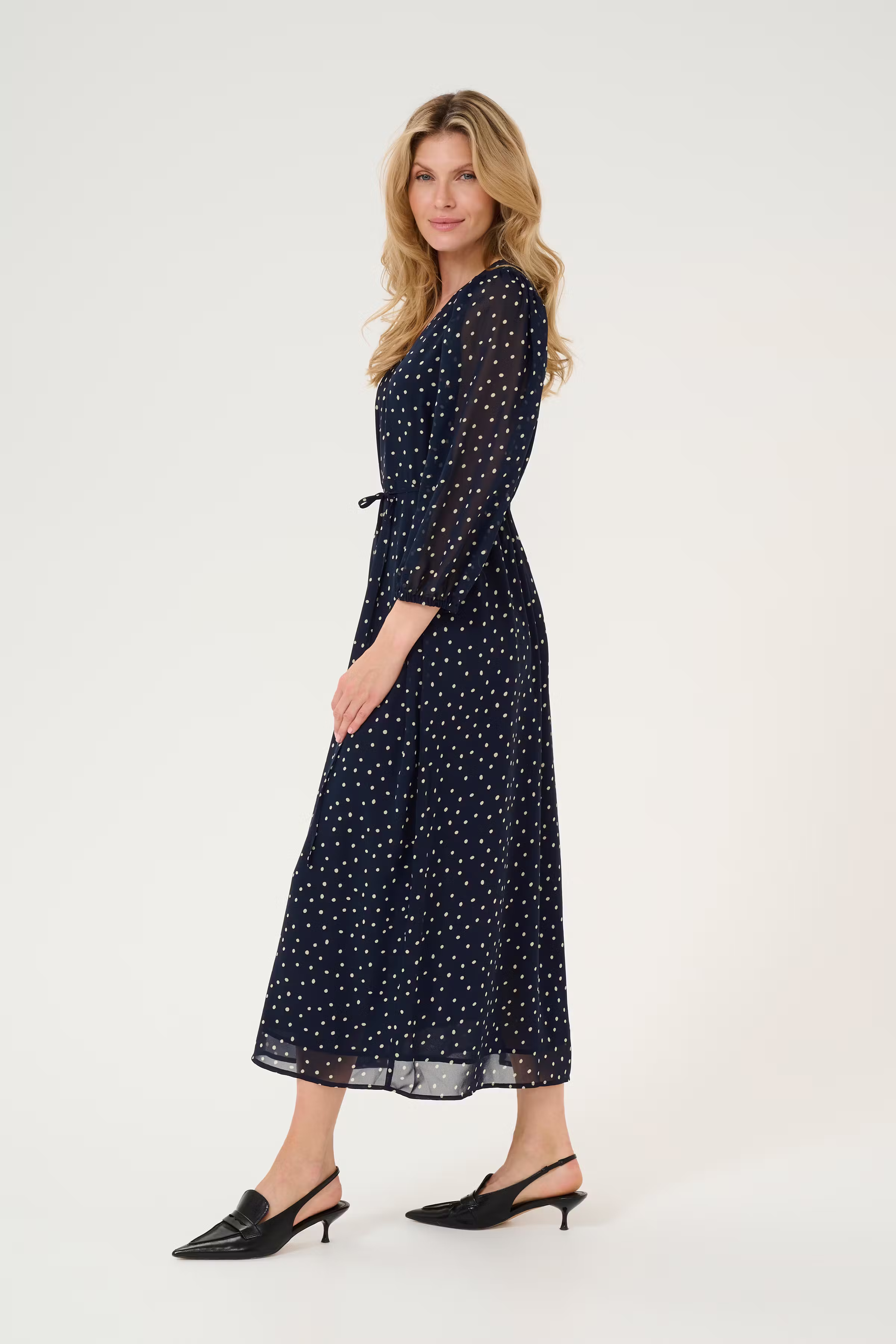 KAsally Kleid LOOKBOOK FRONT 10508979-107046