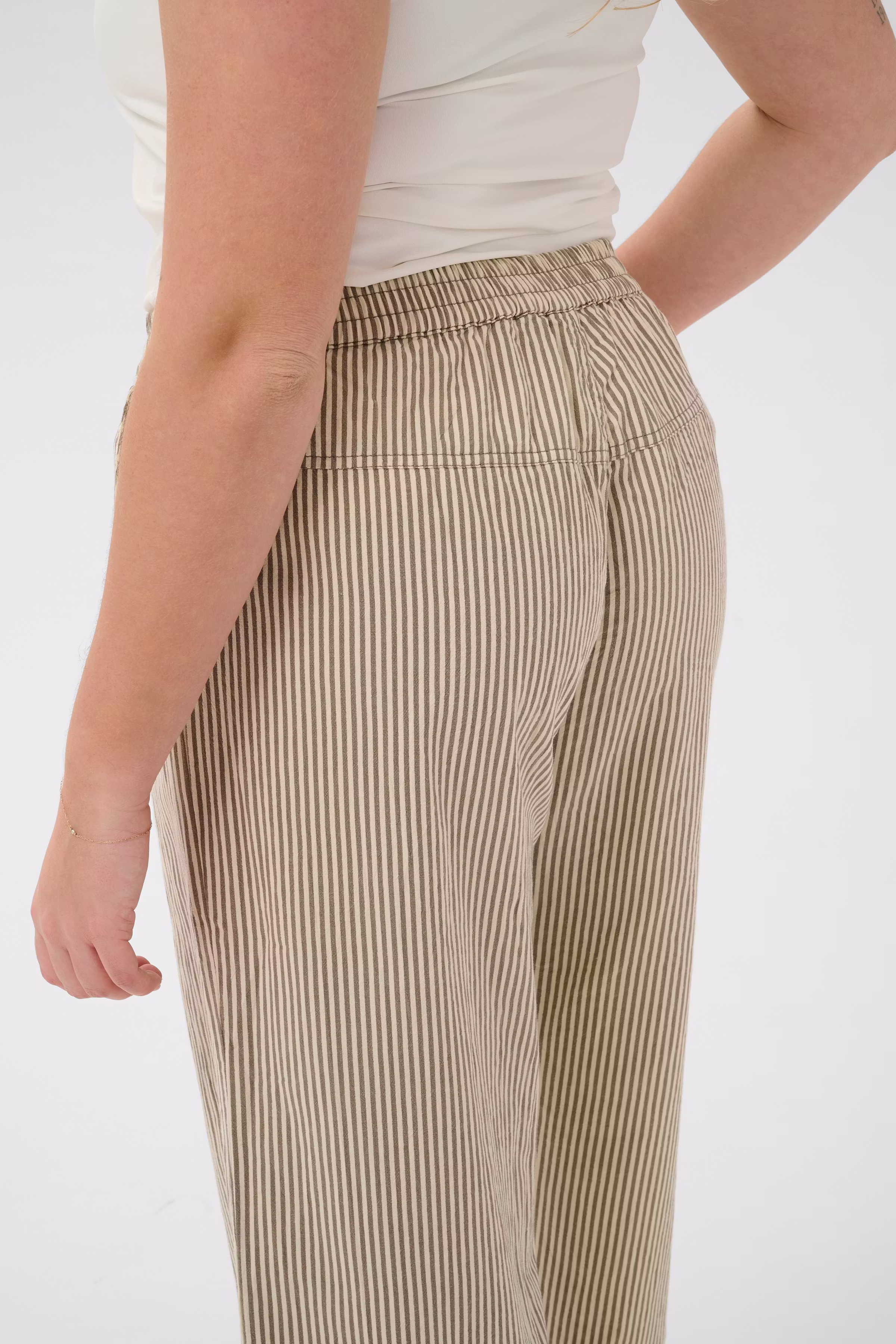 KCnana Trousers LOOKBOOK DETAIL 10583312-108909