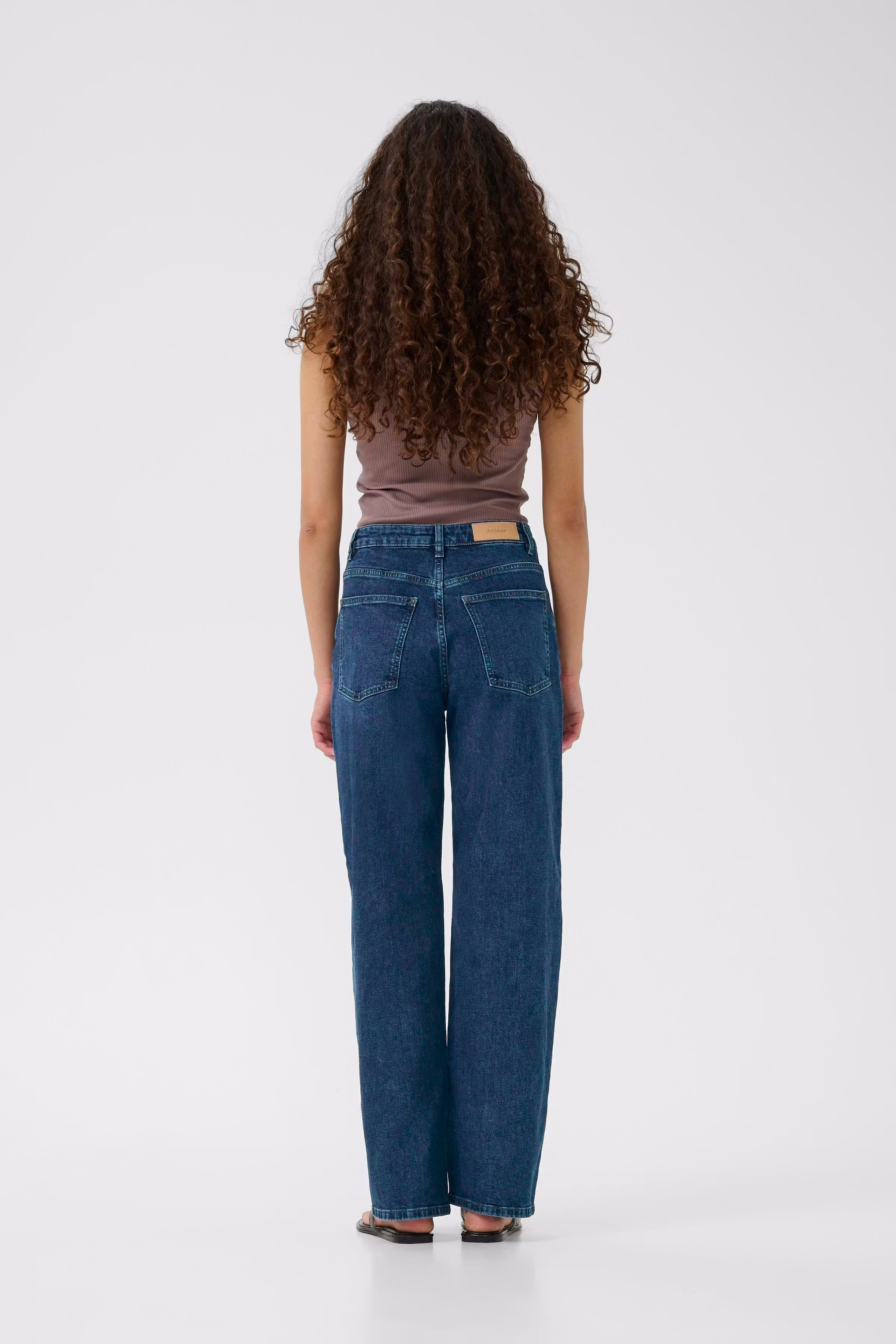 PheifferIW Barrel Jeans LOOKBOOK BACK 30109169-303349