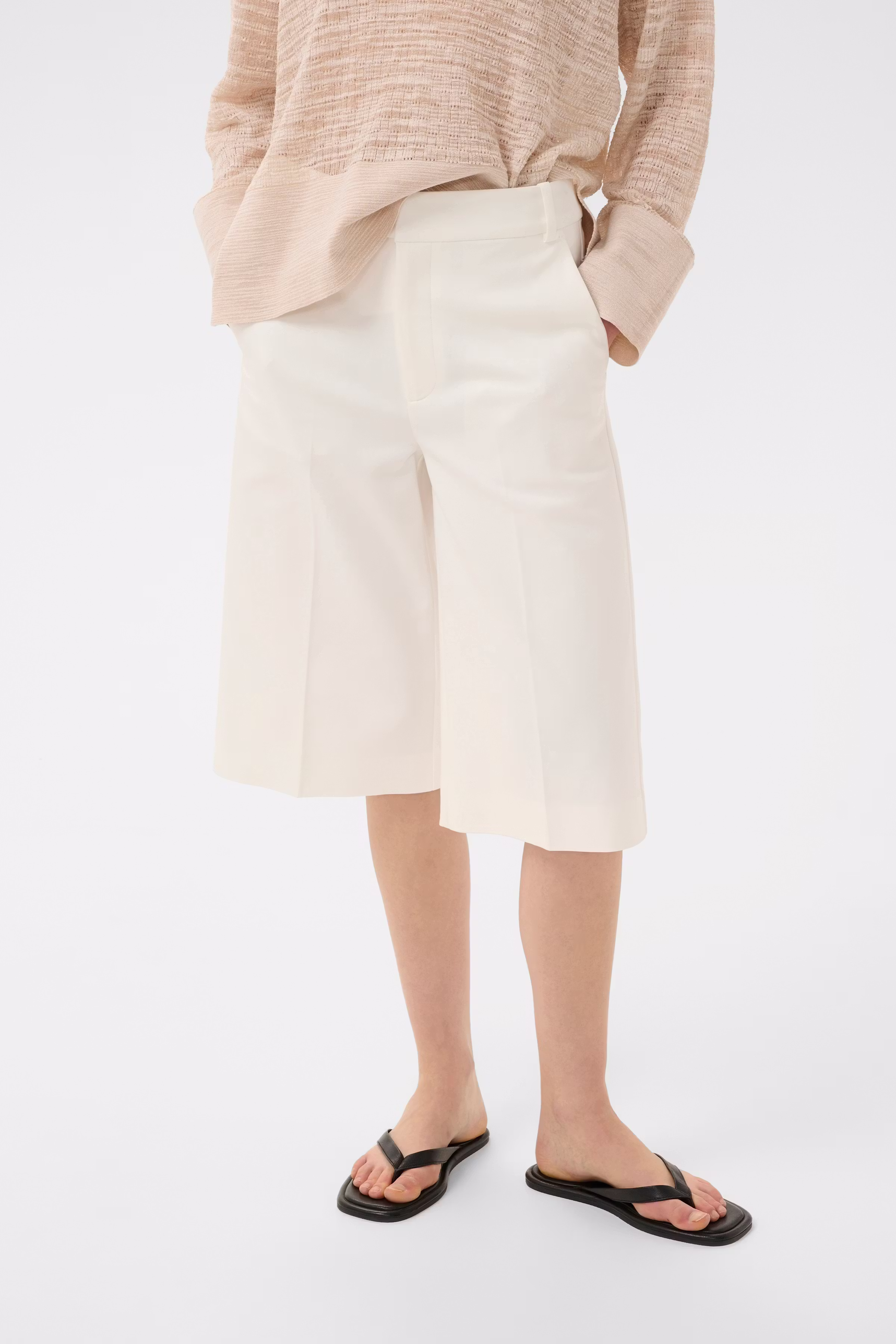 ZELLAIW Shorts LOOKBOOK FRONT 30112628-110701