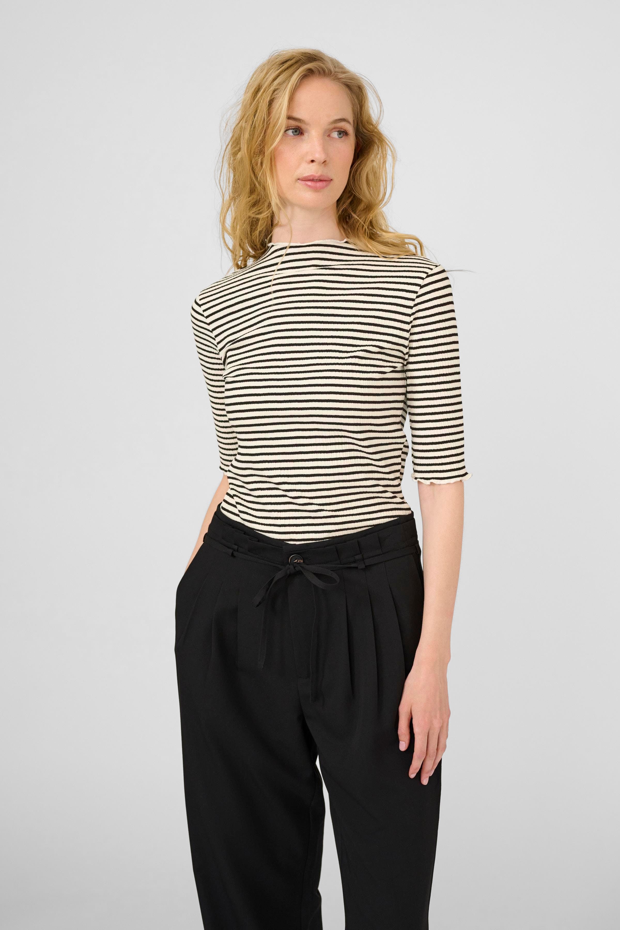 CandaceKB T-shirt LOOKBOOK FRONT 10103631-103953