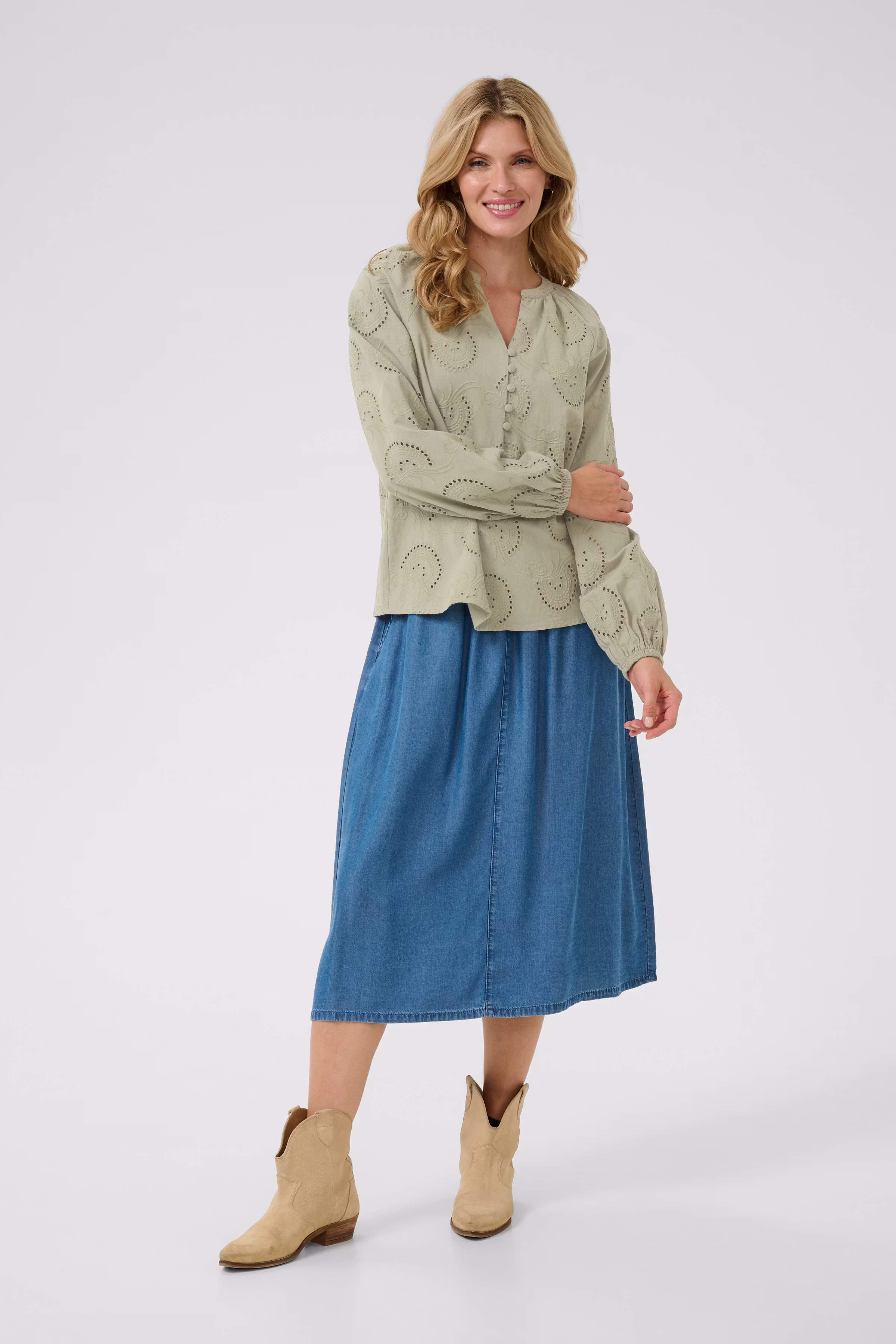 CRDelia Bluse LOOKBOOK FRONT 10613324-160213