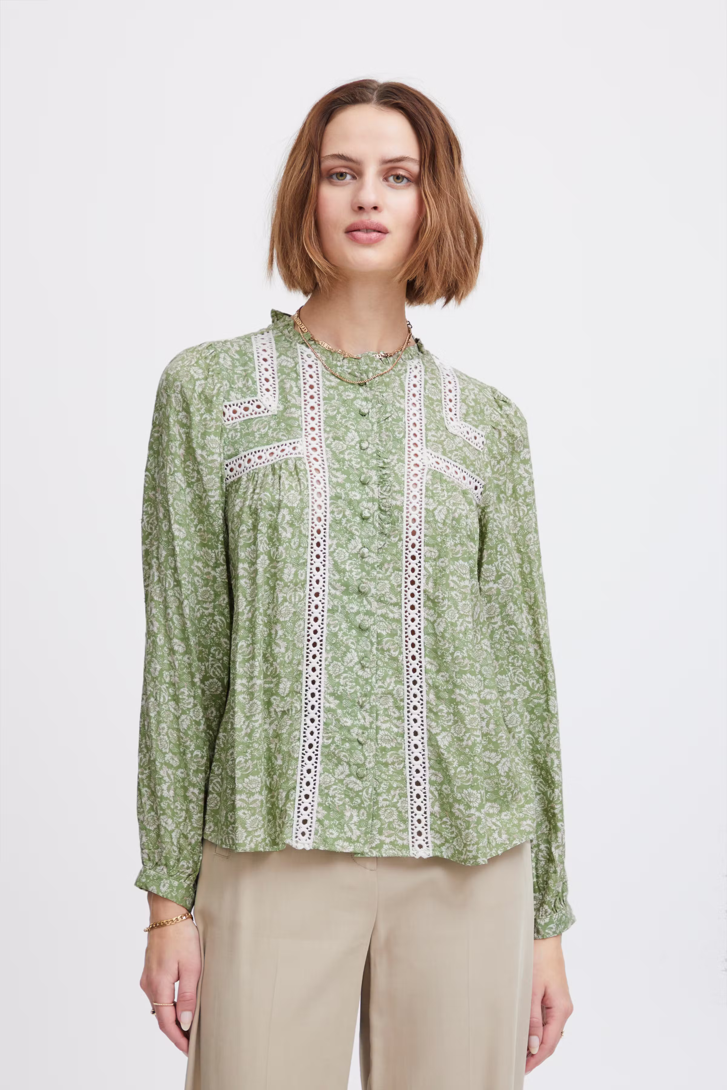 IRANTINA Hemd LOOKBOOK FRONT 20120027-202613