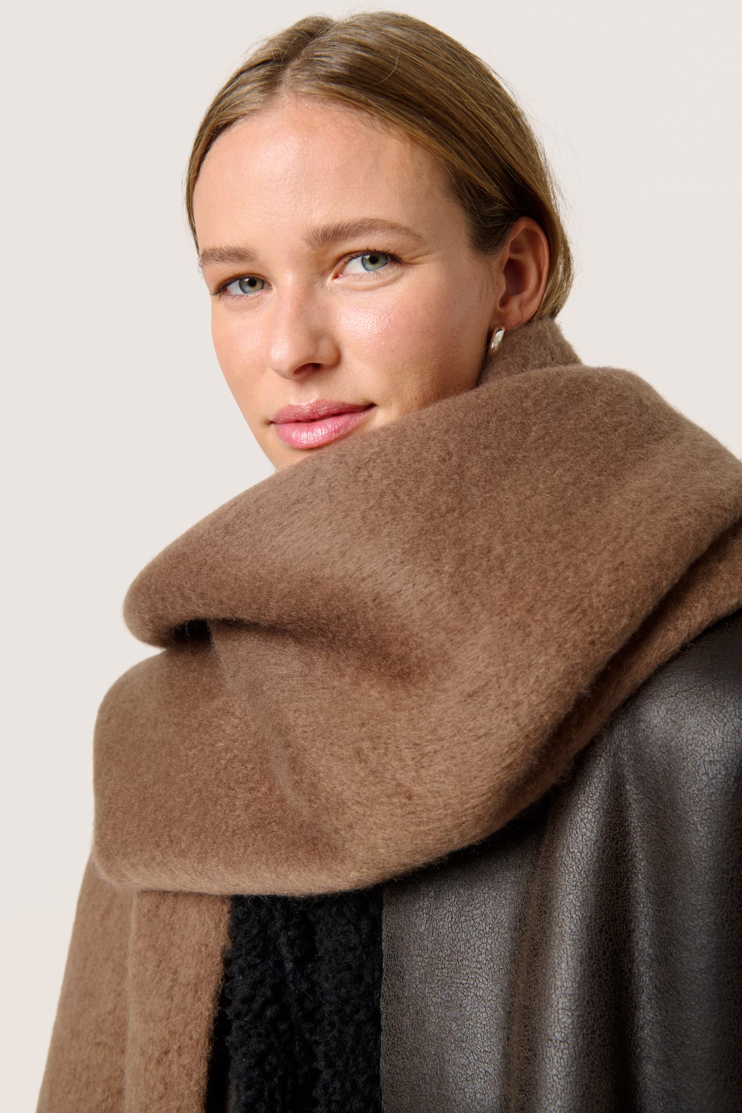 SLHinya Skjerf LOOKBOOK DETAIL 30408340-181307