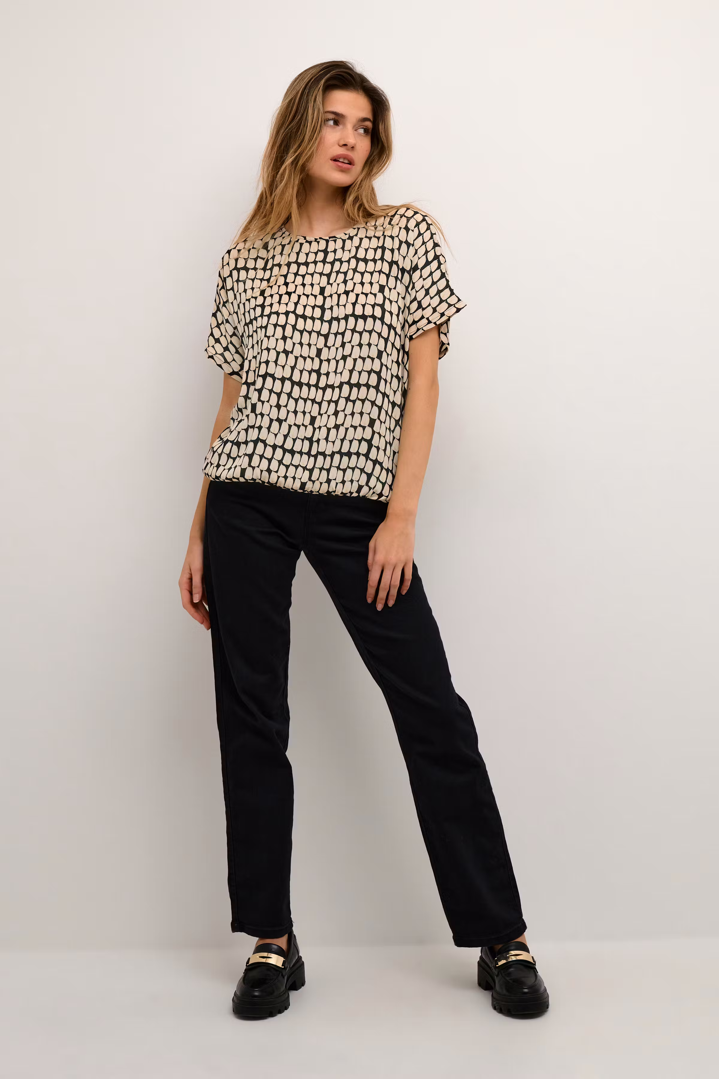KAlokia Bluse LOOKBOOK FRONT 10551852-103681