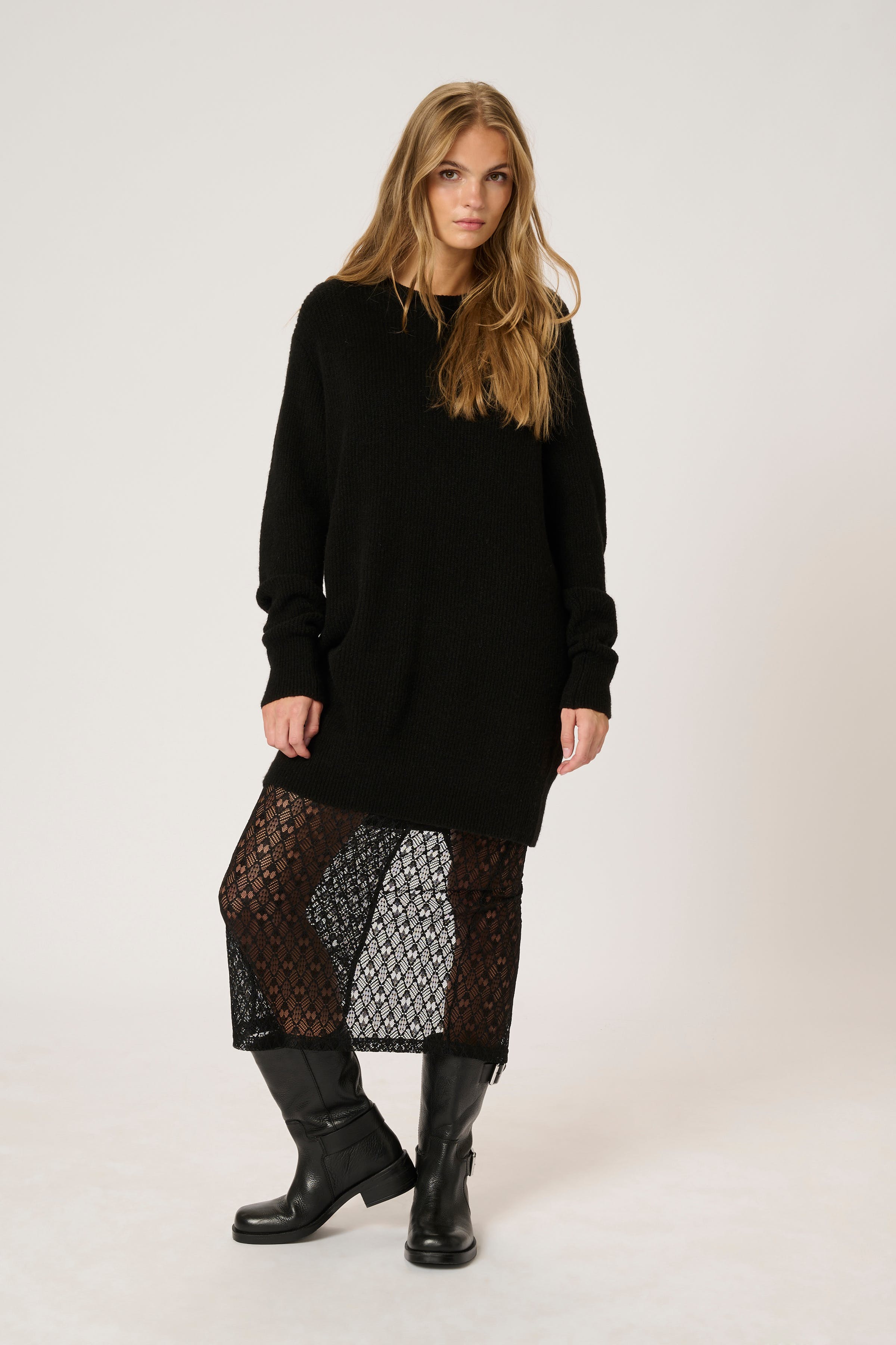 ViolaMW Skirt LOOKBOOK FRONT 10704965-100031