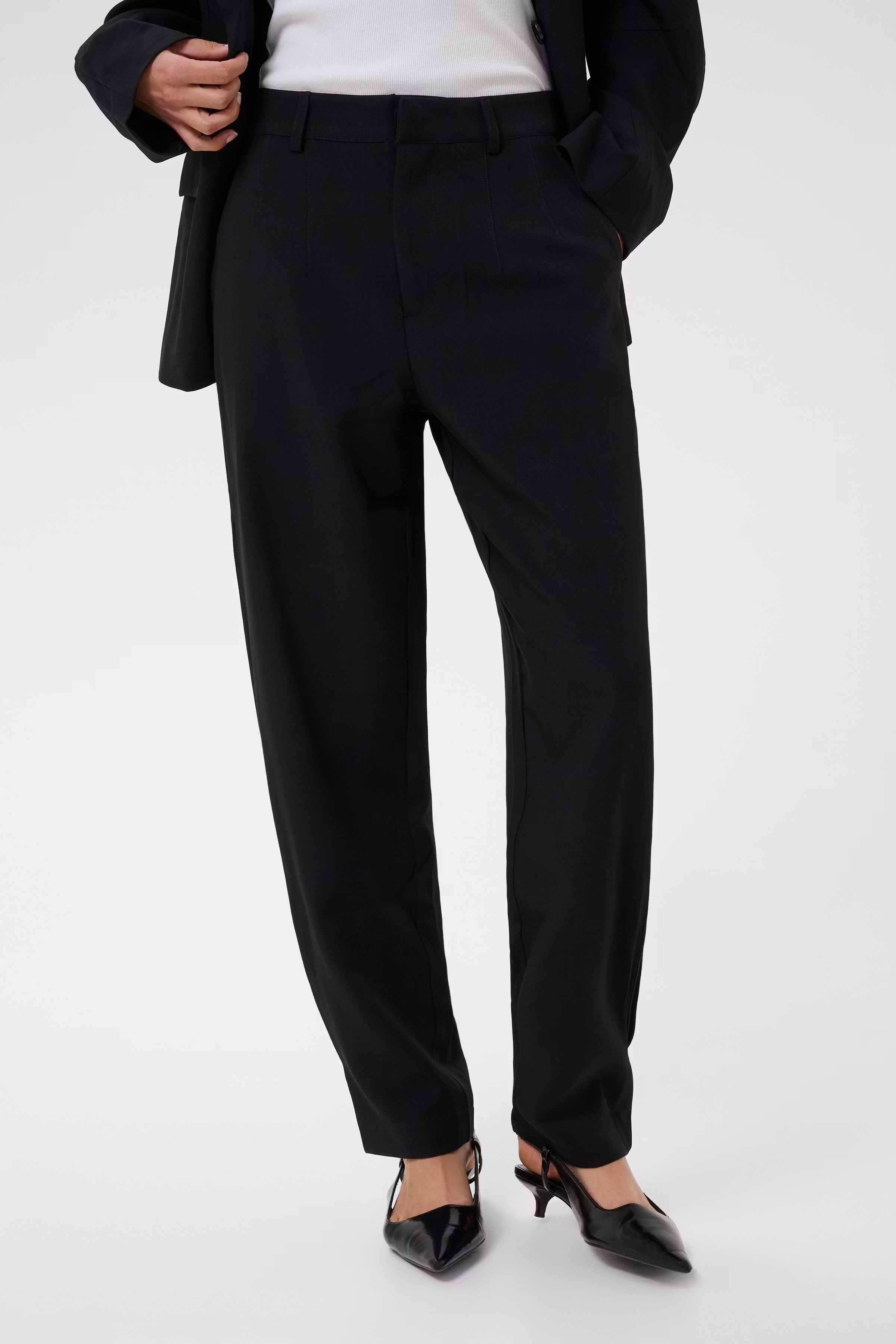 KAhella Bukser LOOKBOOK FRONT 10511396-100121