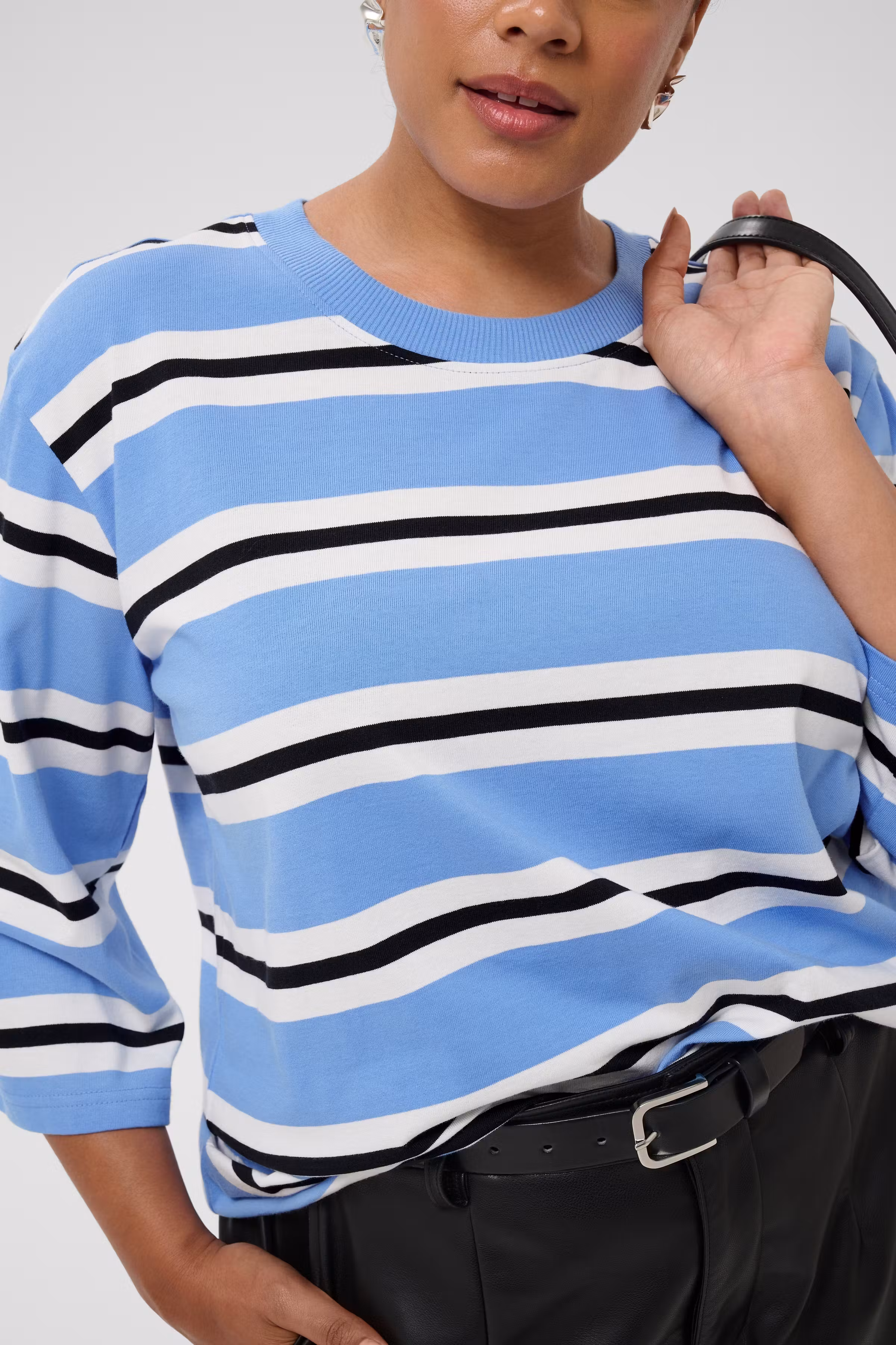 KCwinni T-shirt LOOKBOOK DETAIL 10584390-109938