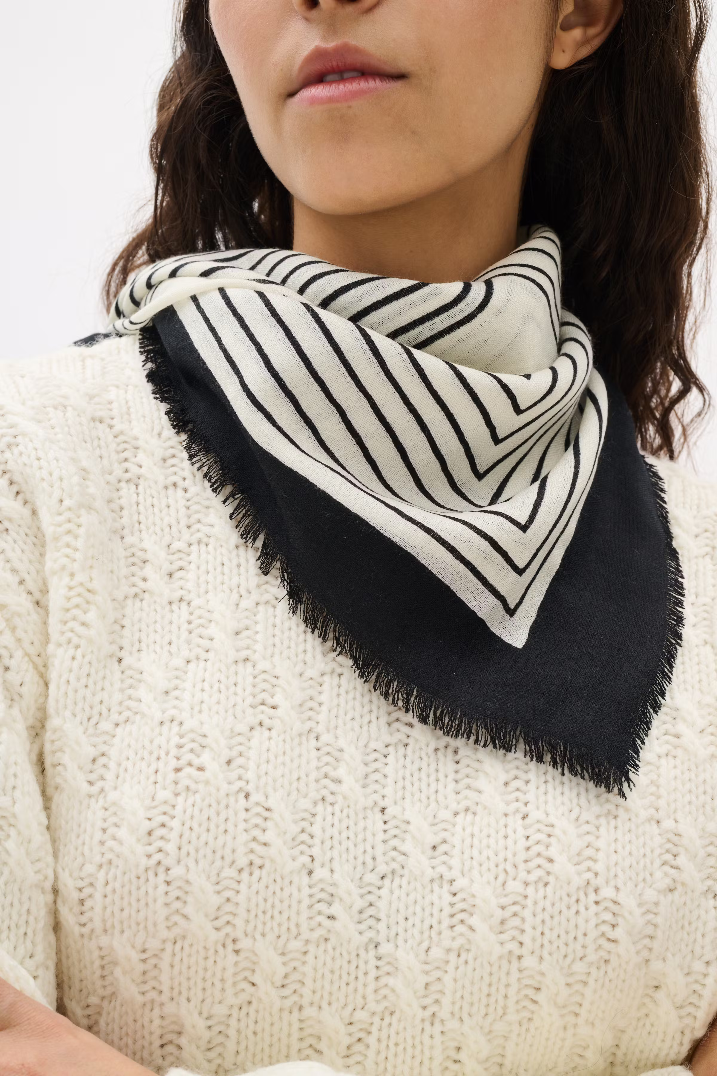 AmiIW Tørklæde LOOKBOOK DETAIL 30110773-110701