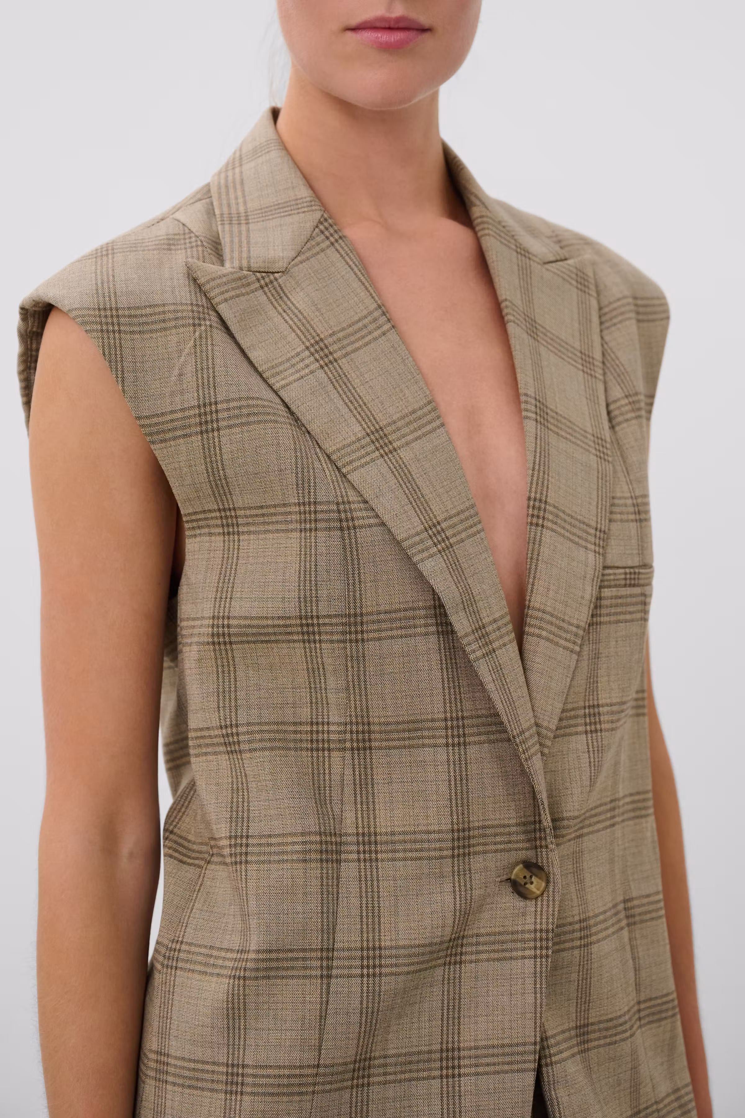 SLRanja Vest LOOKBOOK DETAIL 30409659-305430