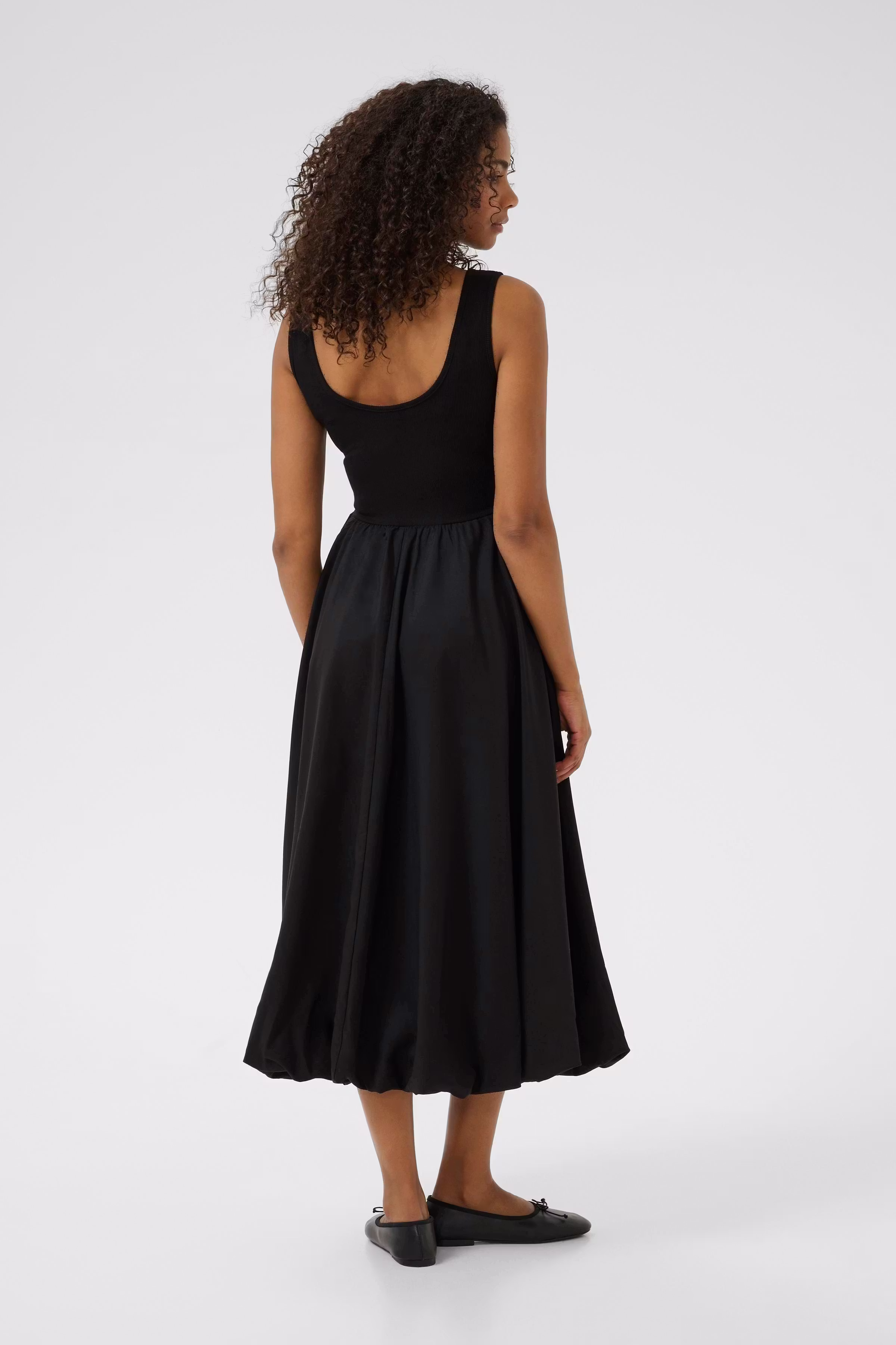 KAkirtsen Kjole LOOKBOOK BACK 10510006-100121