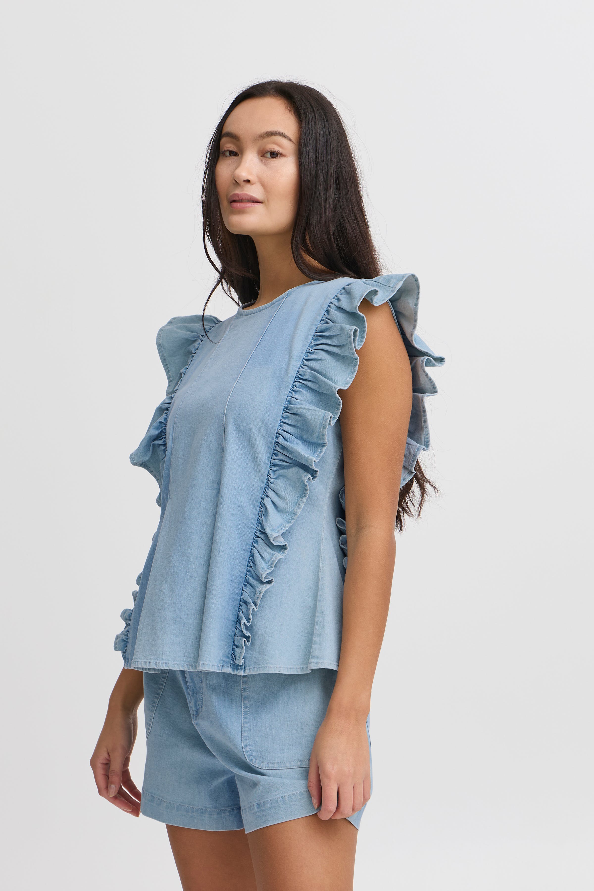 IRTRICA Mouwloos shirt LOOKBOOK FRONT 20122995-204093