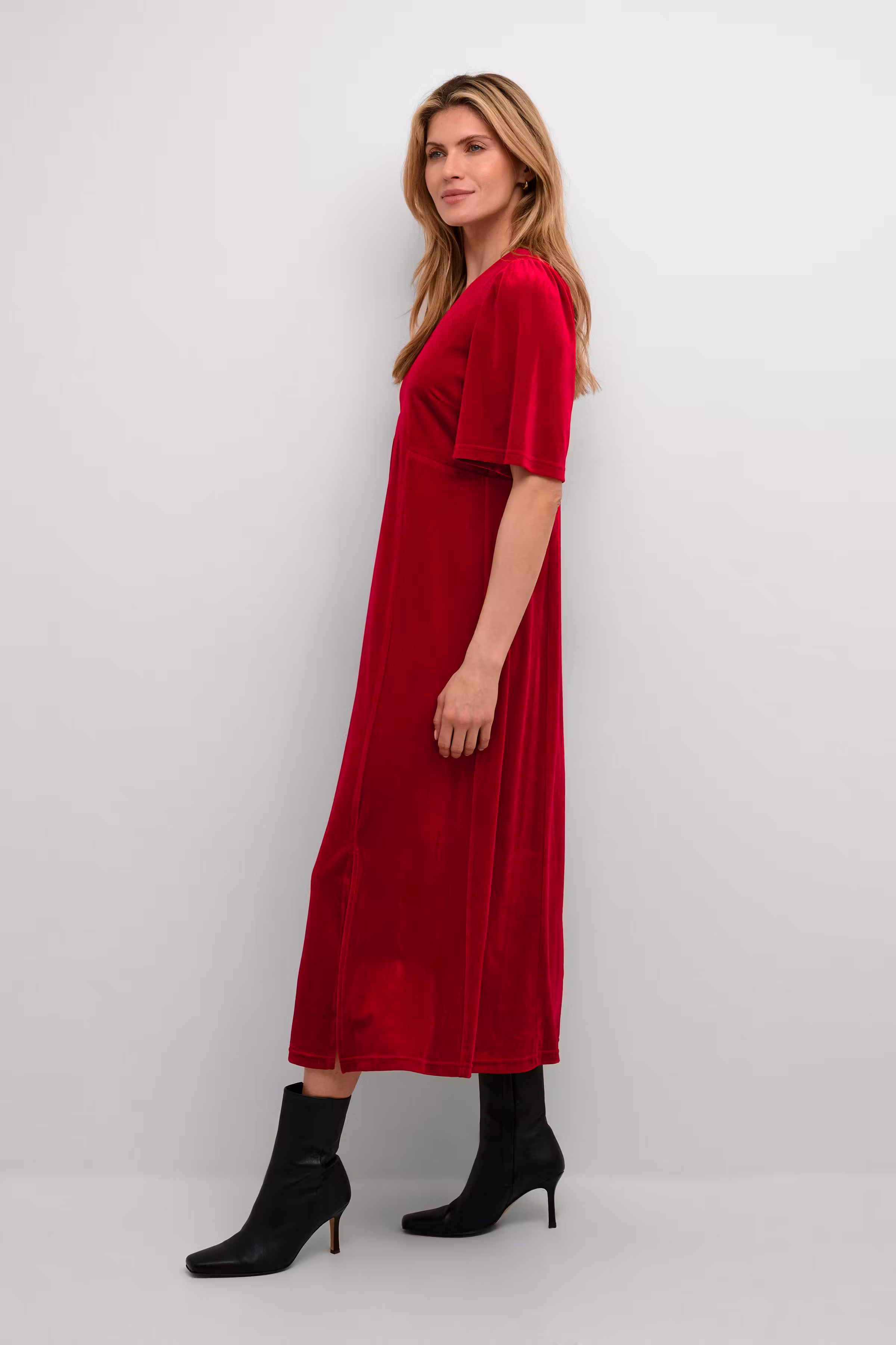 CRPativa Velvet Dress LOOKBOOK FRONT 10611979-191862