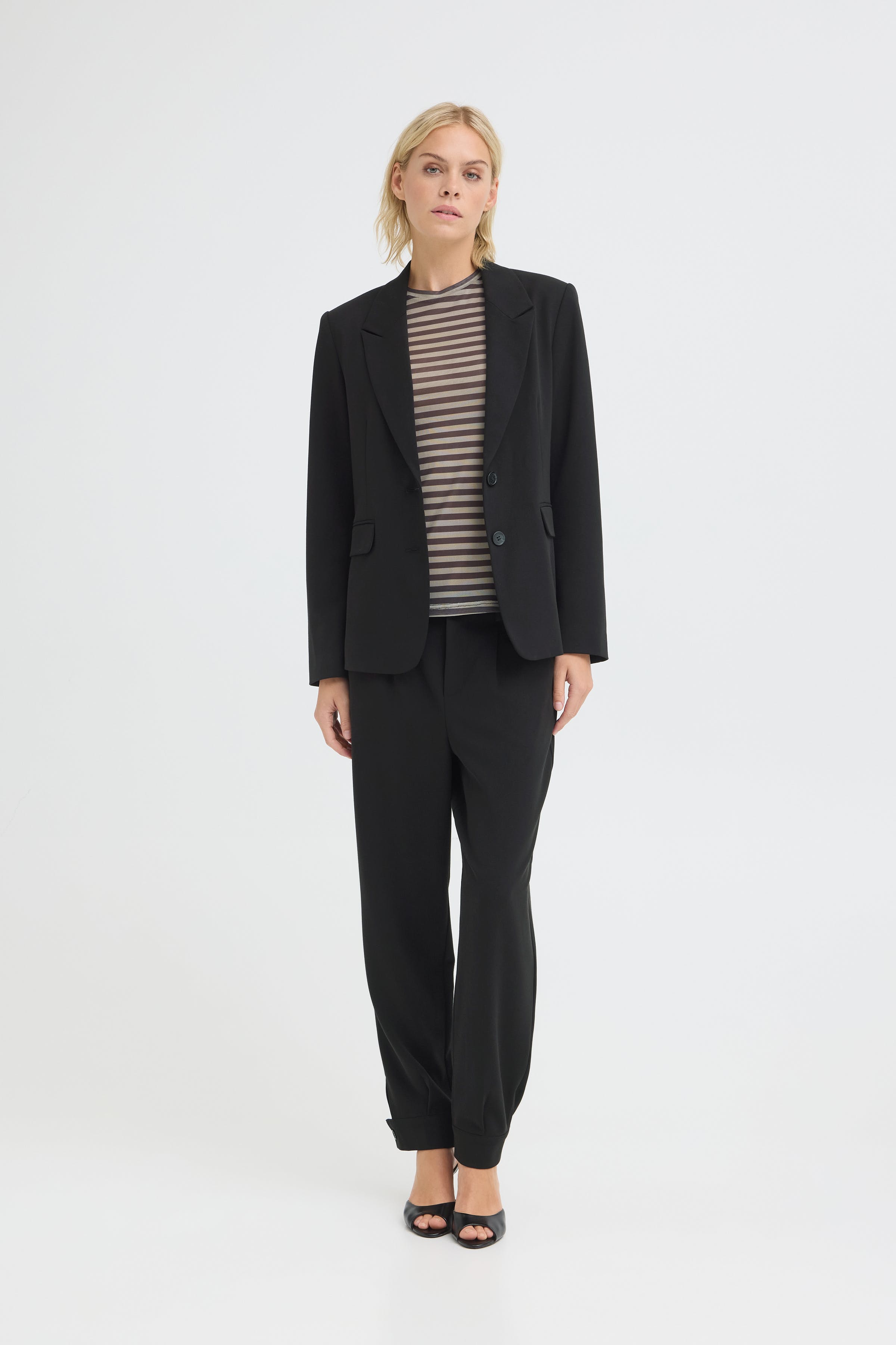 PZLEONORA Blazer LOOKBOOK FRONT 50211005-193911