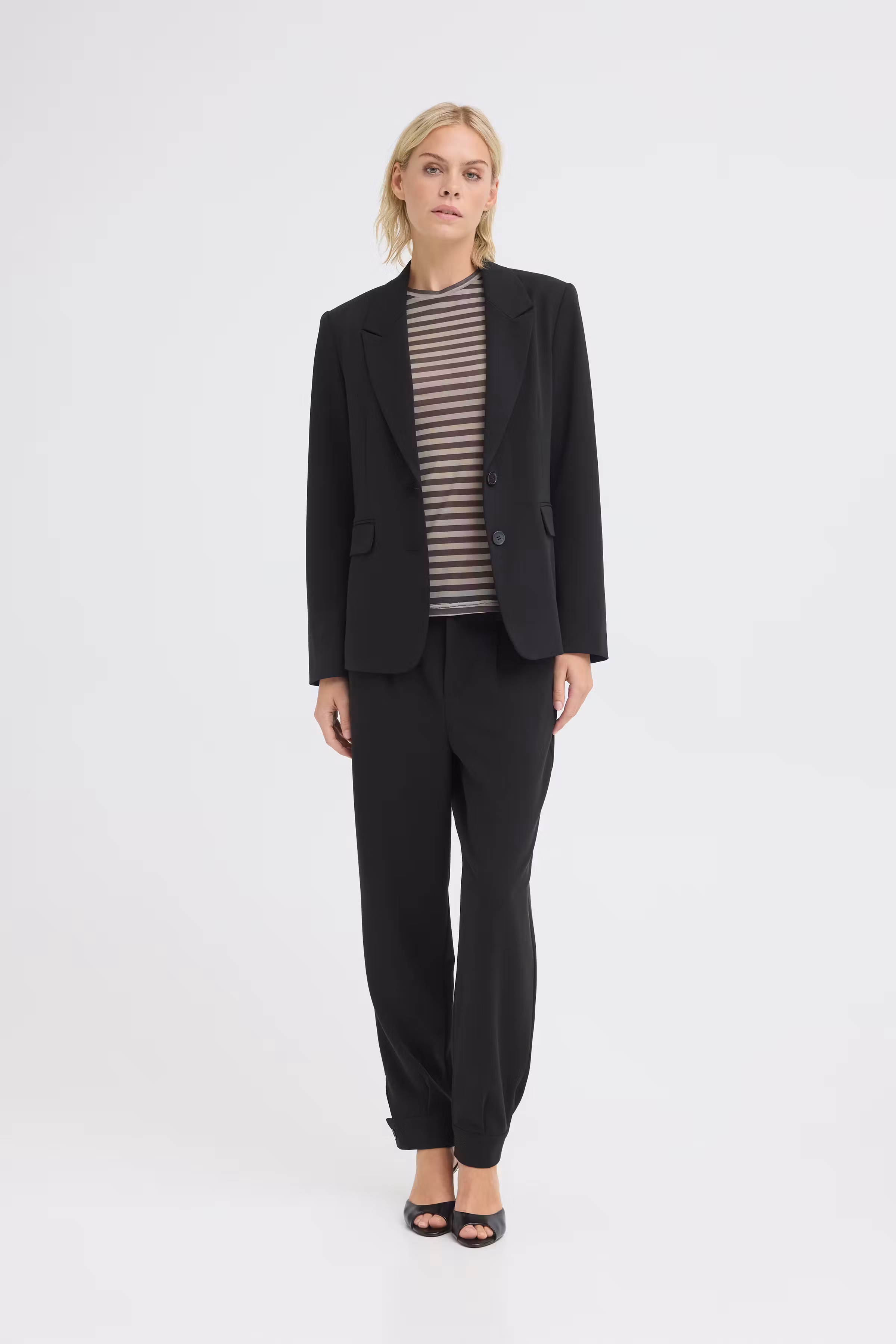 PZLEONORA Blazer LOOKBOOK FRONT 50211005-193911