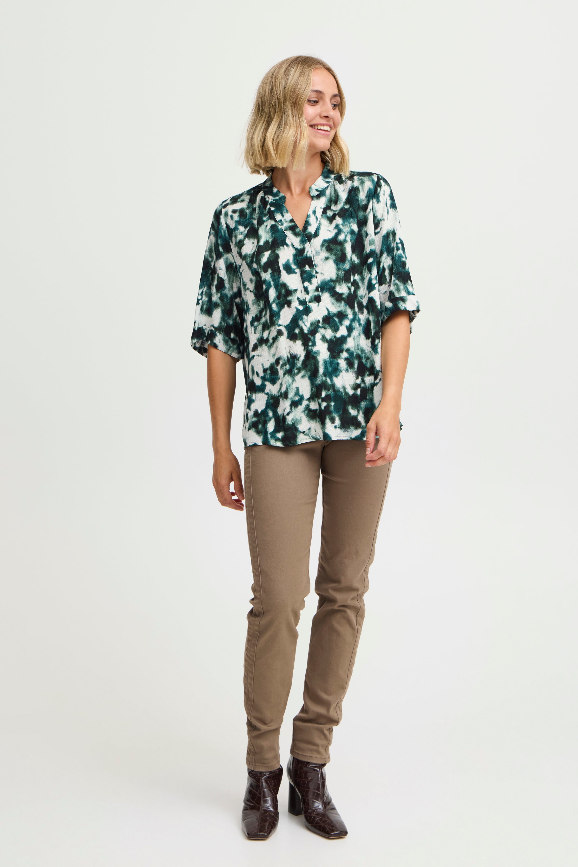 FROLINE Bluse LOOKBOOK FRONT 20614144-203905