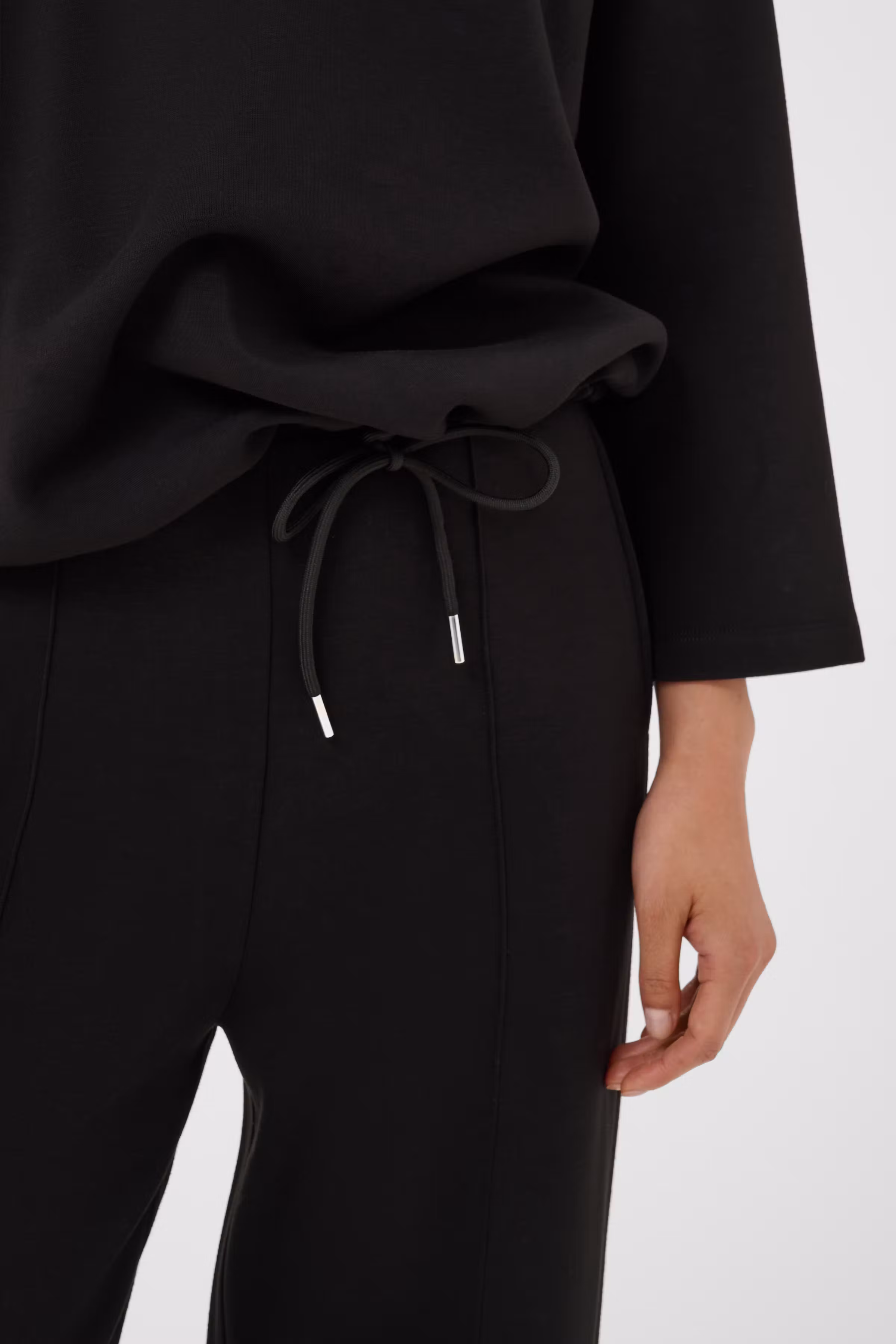ChelseyPW Sweatshirt LOOKBOOK DETAIL 30310827-194008