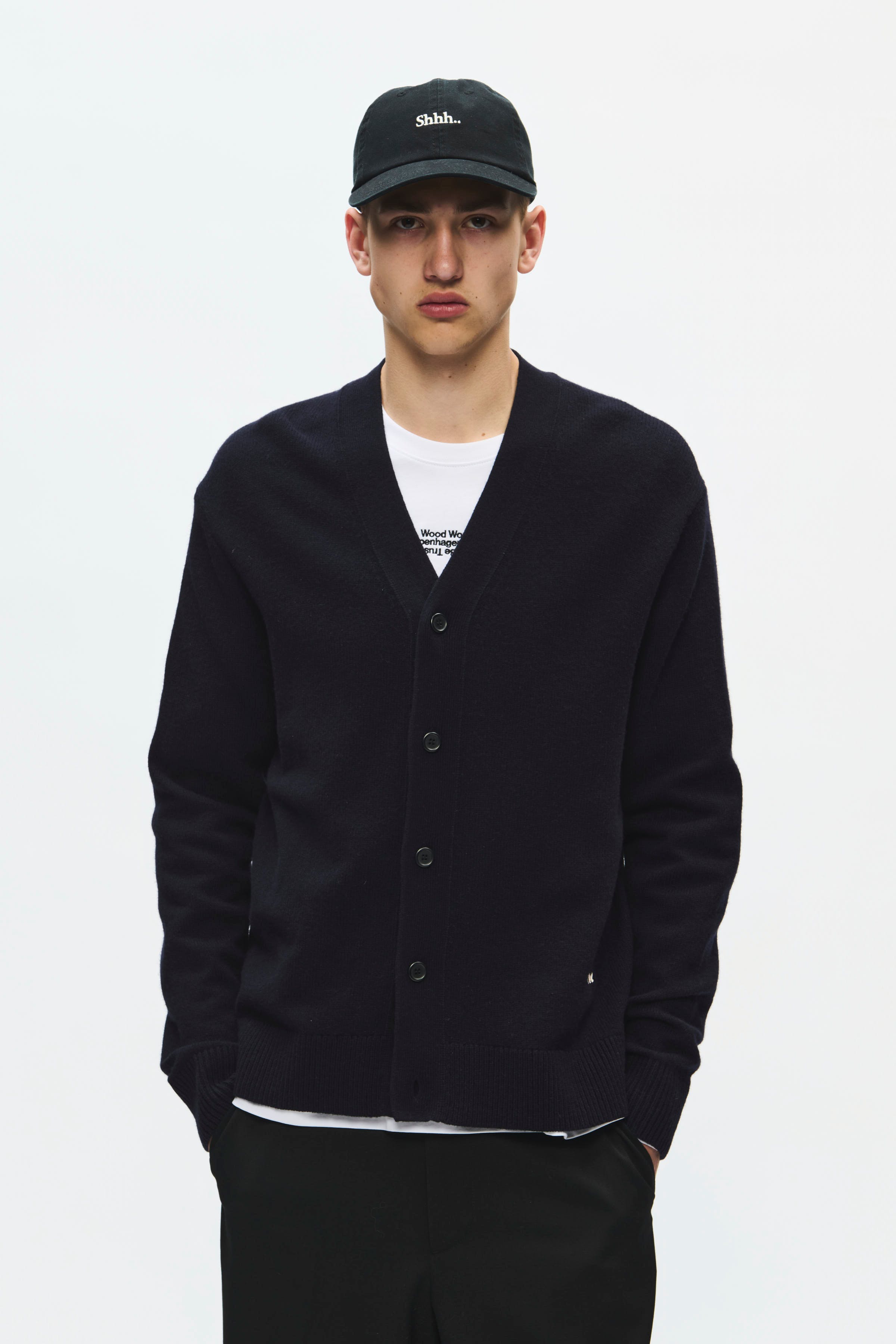 WWlogo Cardigan LOOKBOOK FRONT 30252199-194011