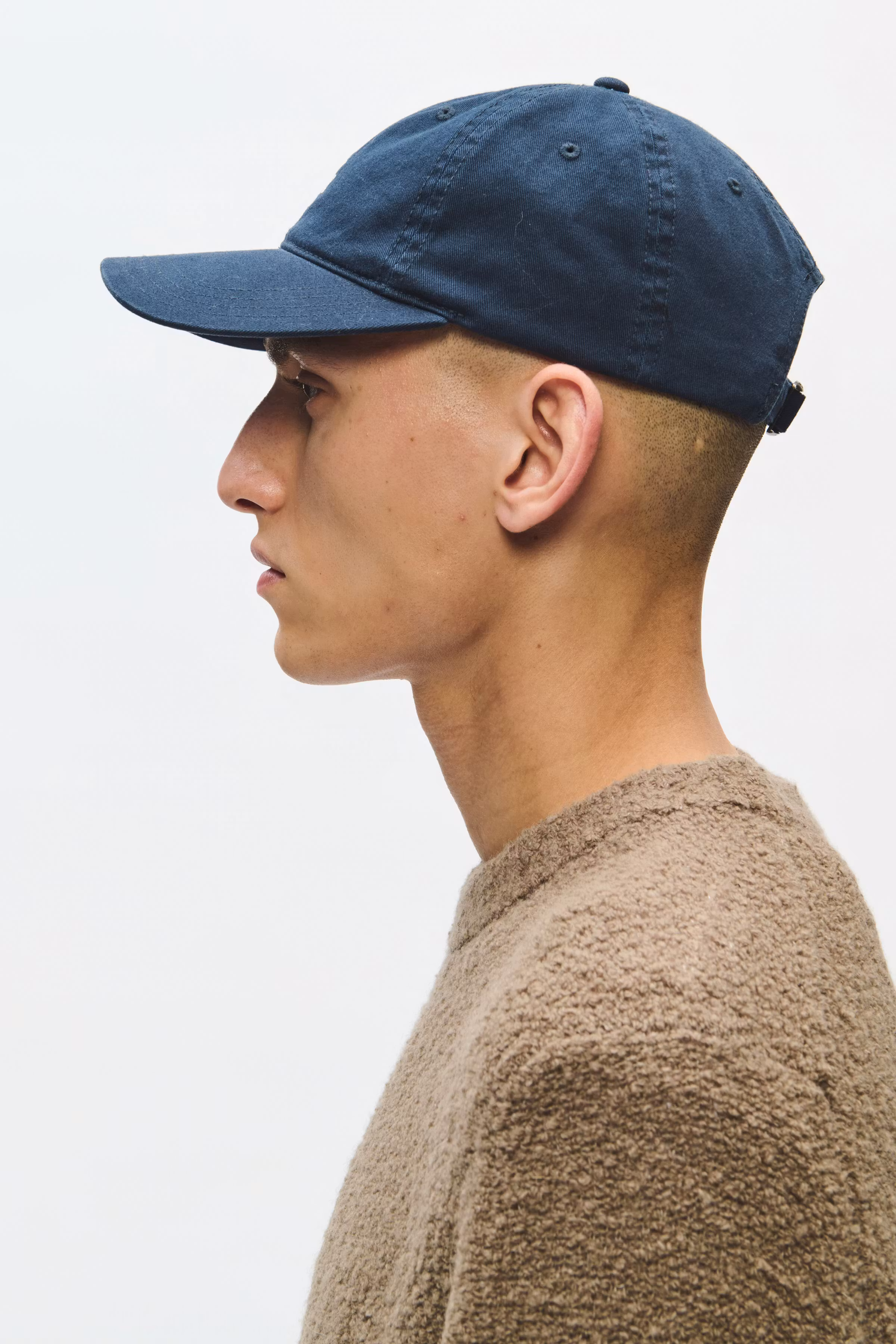 WWW.W. Cap LOOKBOOK DETAIL 30251641-194011