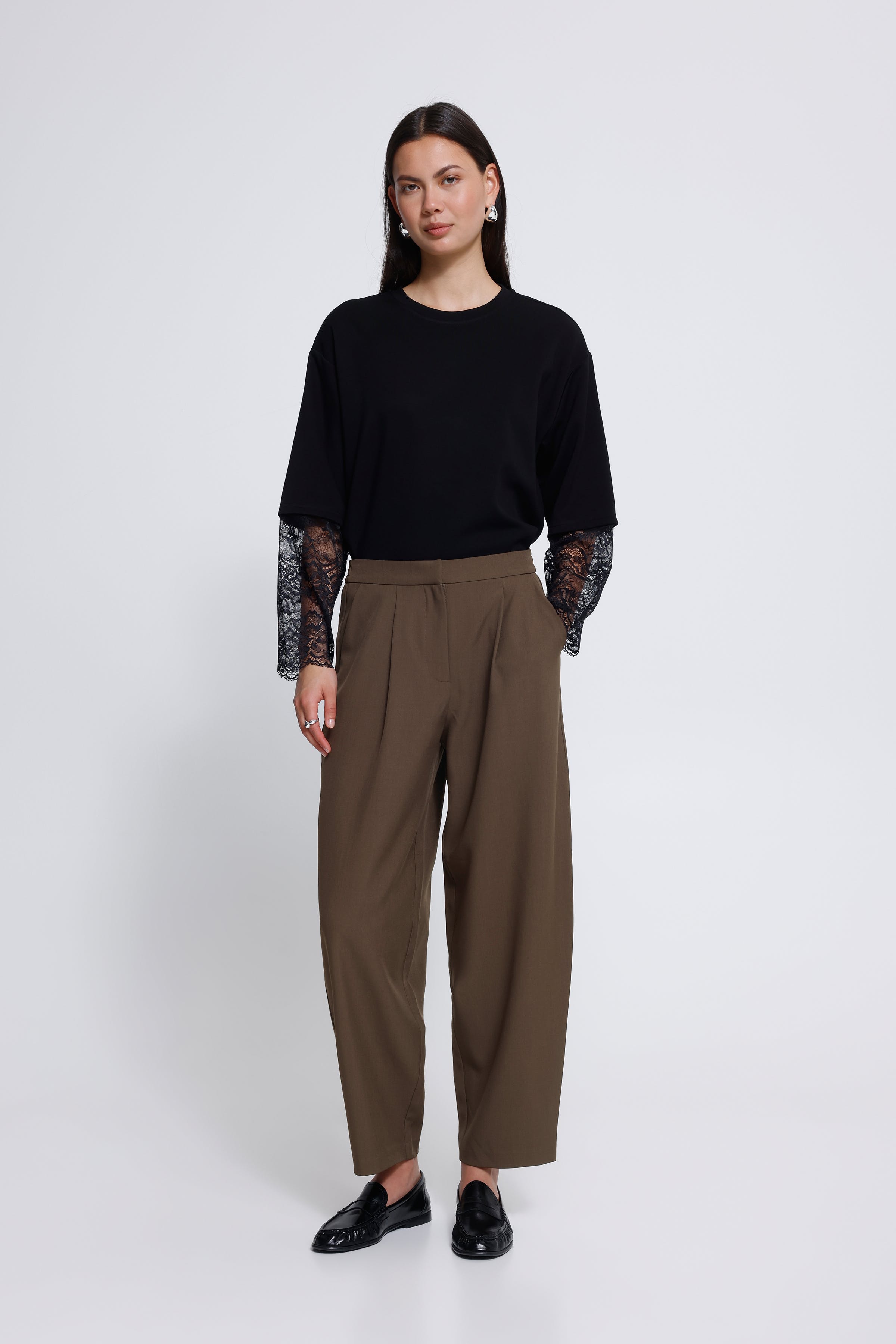 IHFAVA Barrel Trousers LOOKBOOK FRONT 20125681-1908141