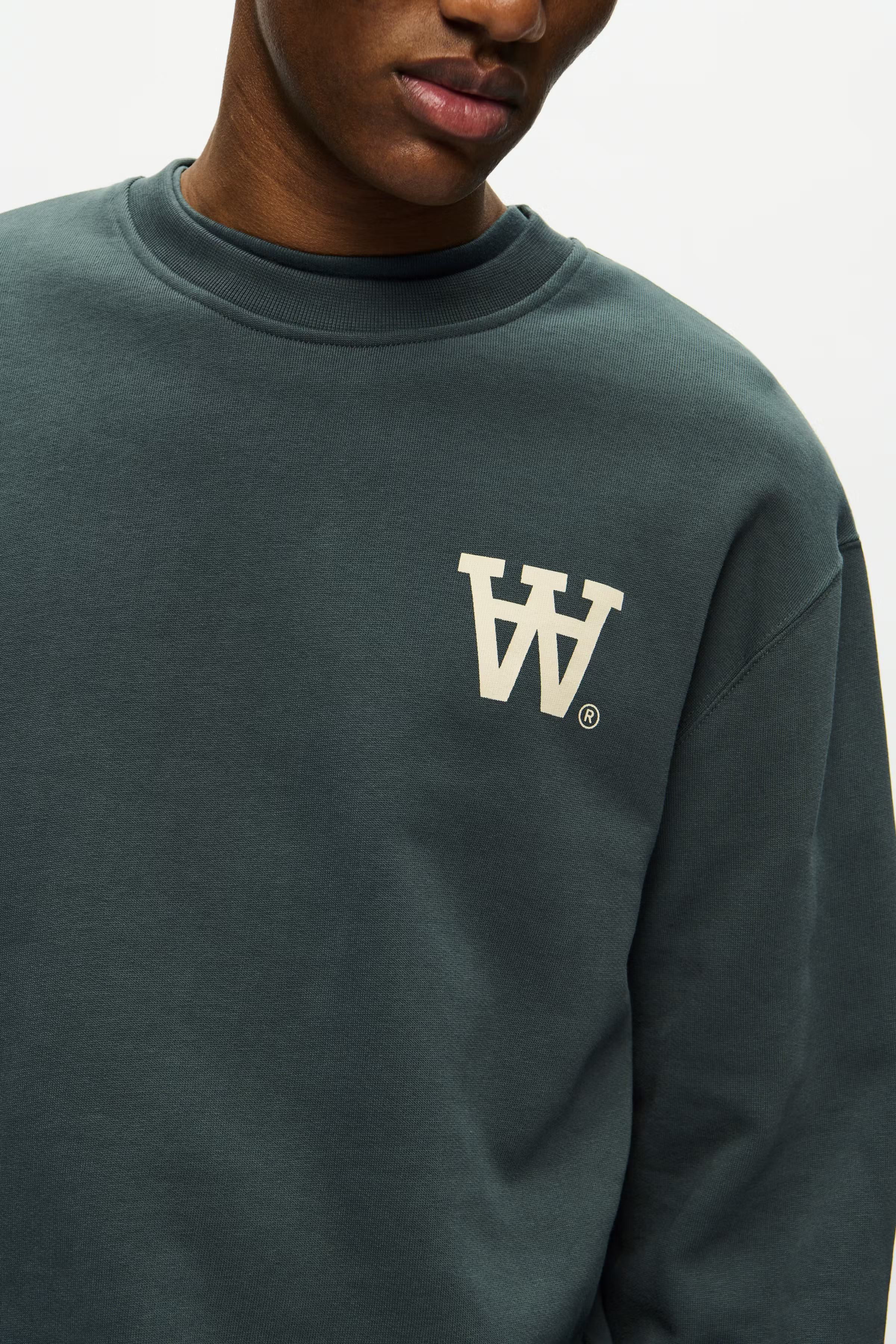 WWNoel Sweatshirt LOOKBOOK DETAIL 30250163-194906
