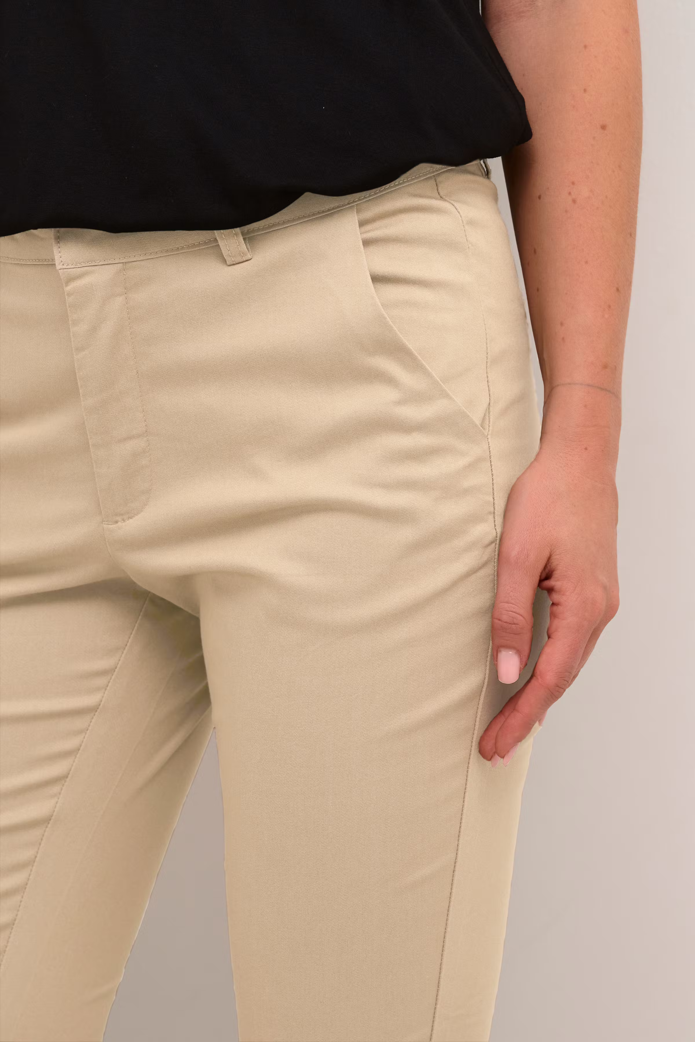 KAlea Bukser LOOKBOOK DETAIL 10505191-101239