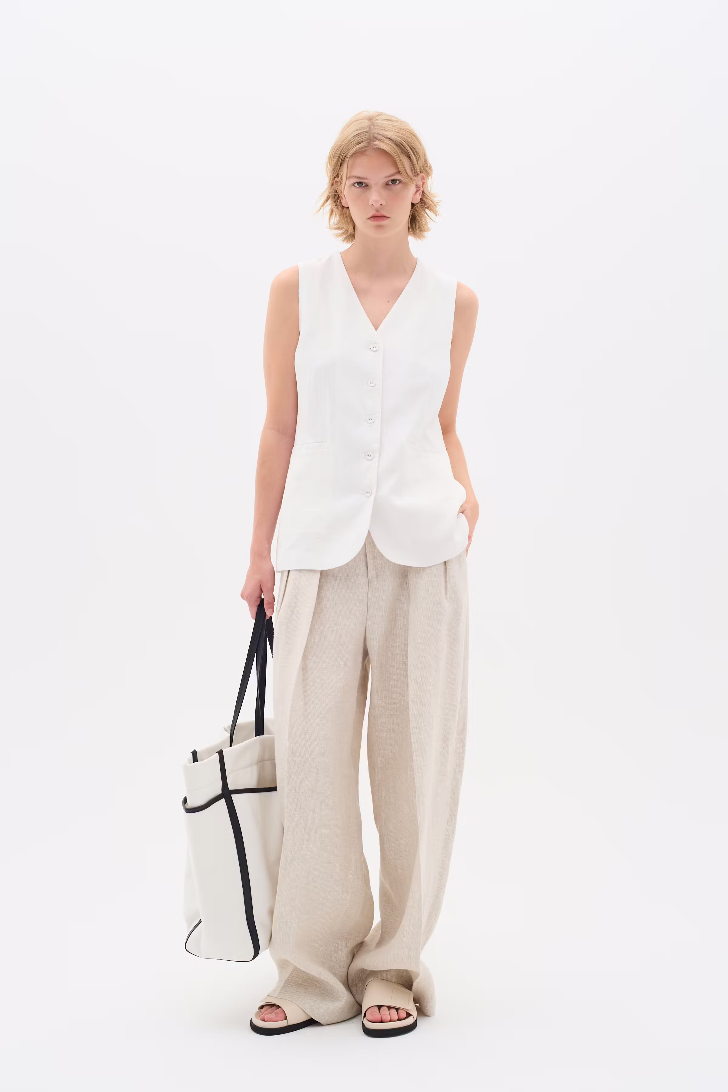 FaridaIW Leinen Weste LOOKBOOK FRONT 30110439-300001