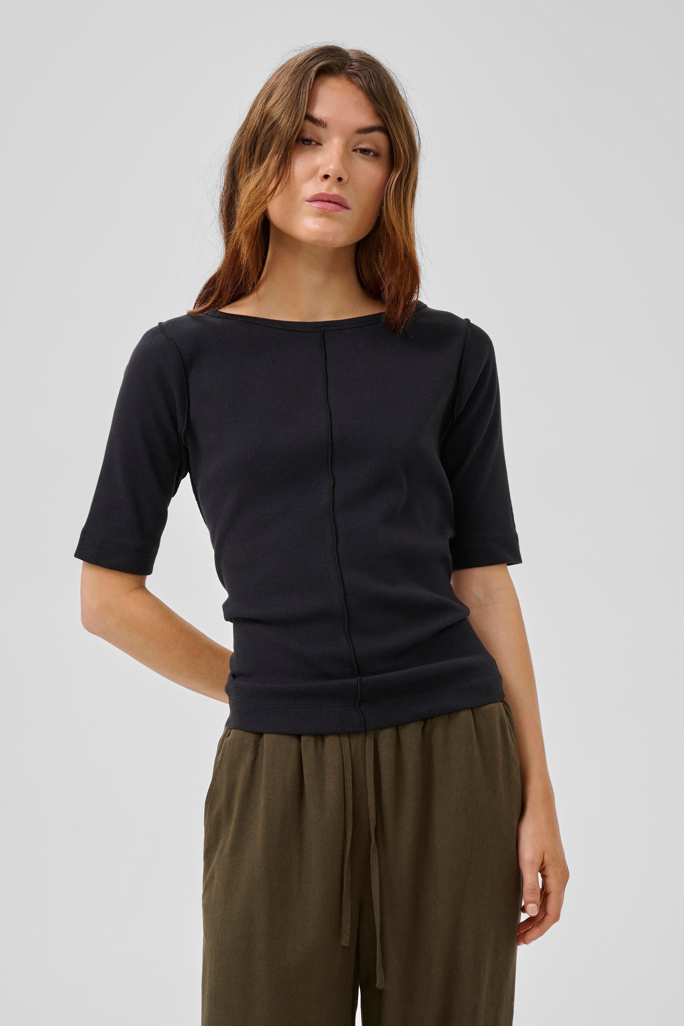 MandyMW T-shirt LOOKBOOK FRONT 10705169-100031