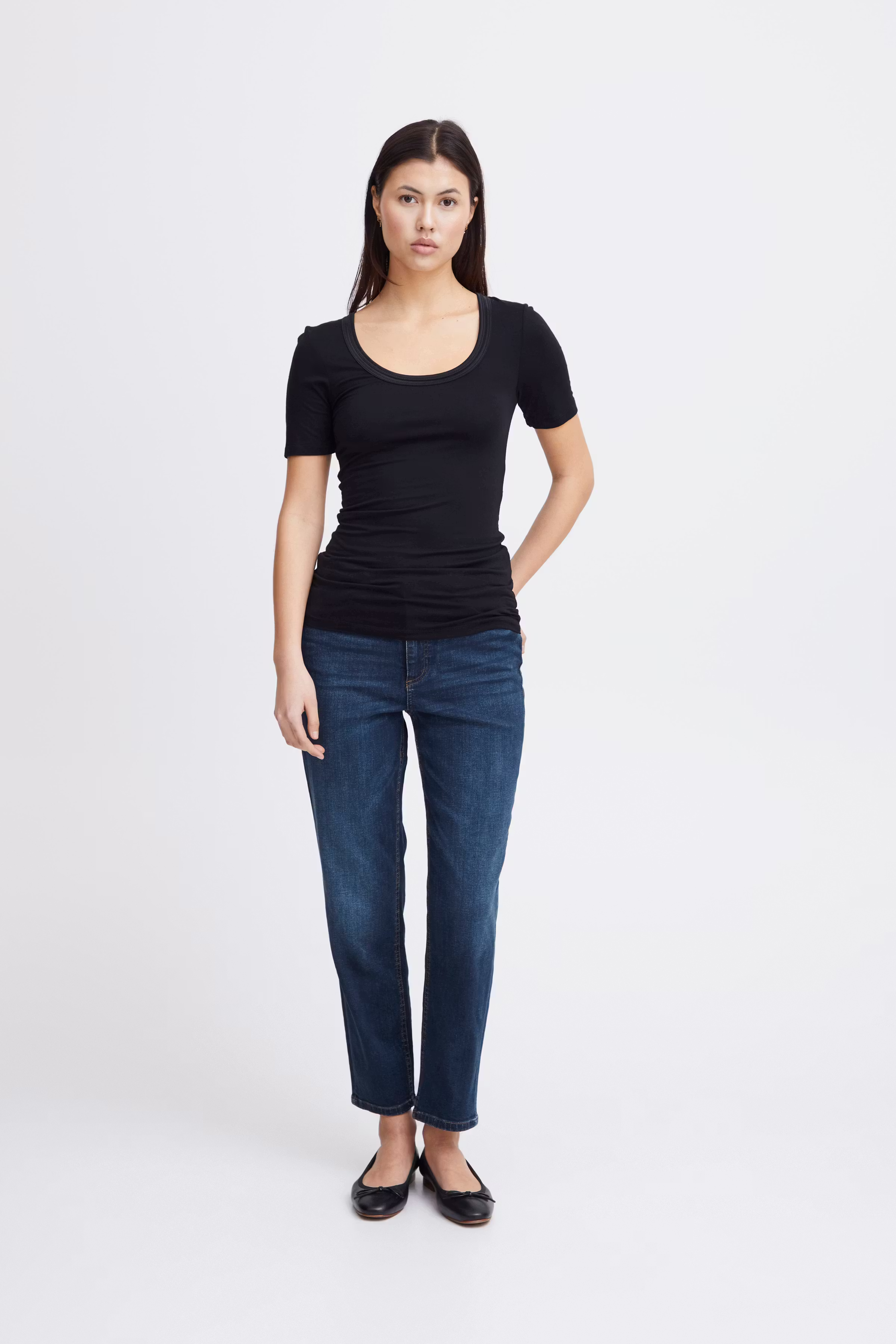 IHTWIGGY RAVEN Jeans LOOKBOOK FRONT 20110967-19038