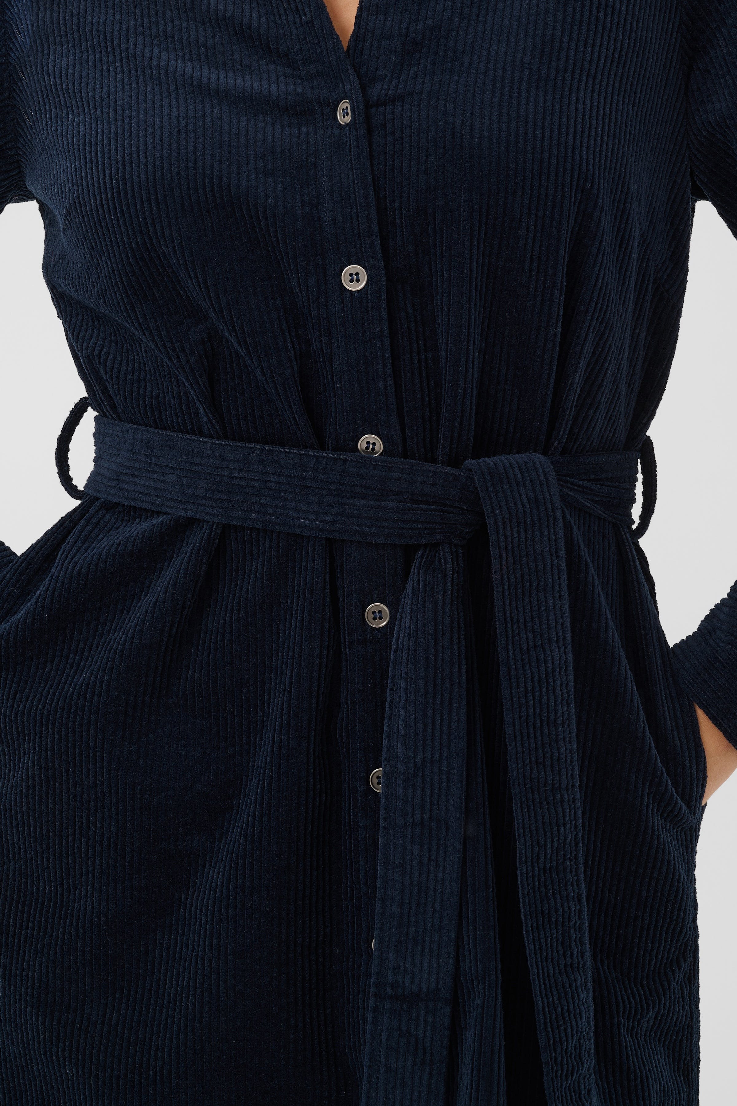 CUkalla Kordfløyelkjole LOOKBOOK DETAIL 50113394-194024