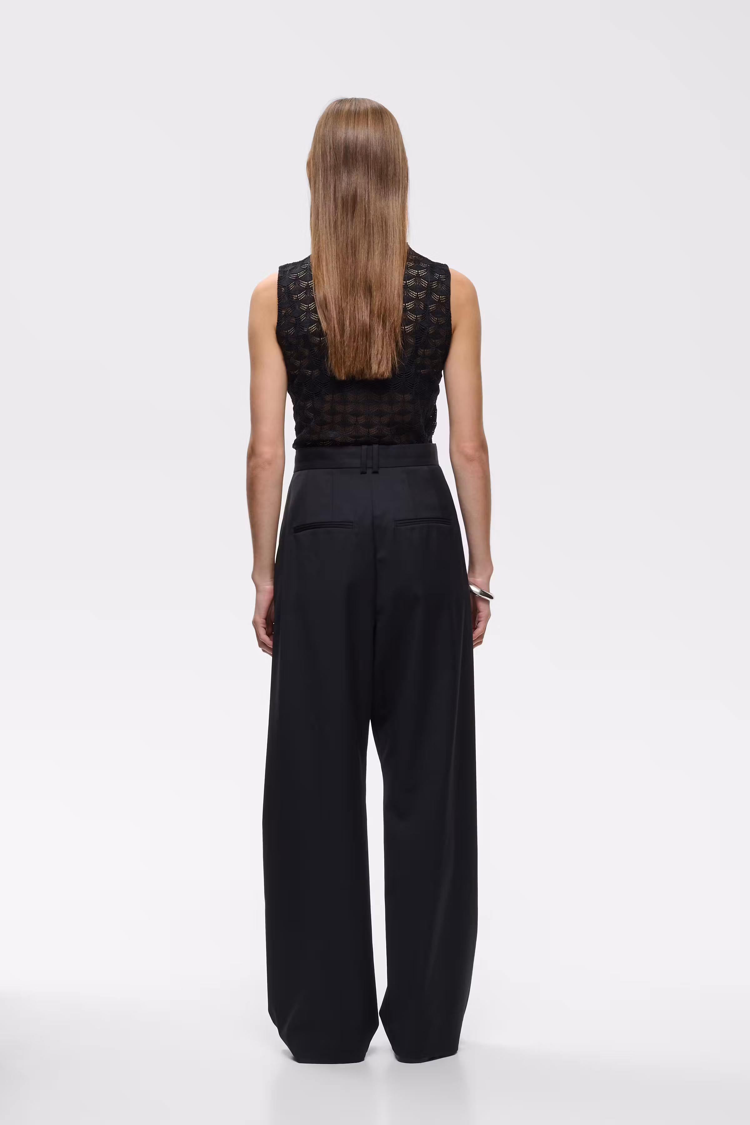 TullaIW T-shirt LOOKBOOK BACK 30111335-194008