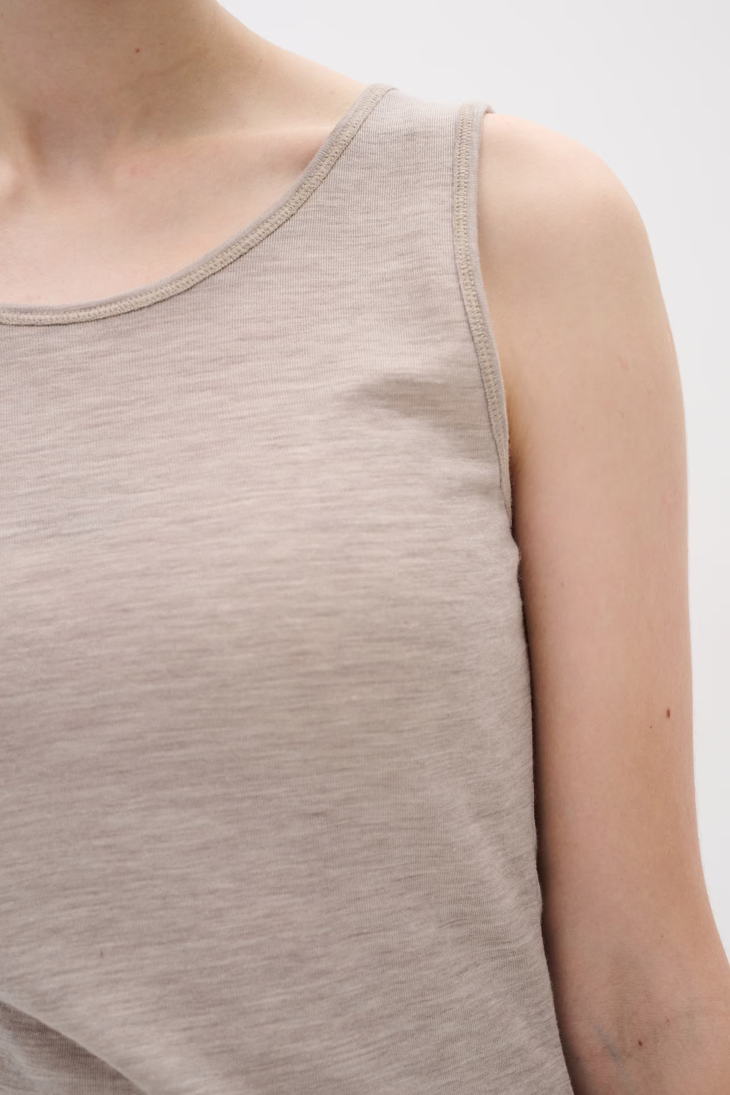 FangIW uldTop LOOKBOOK DETAIL 30106095-300868