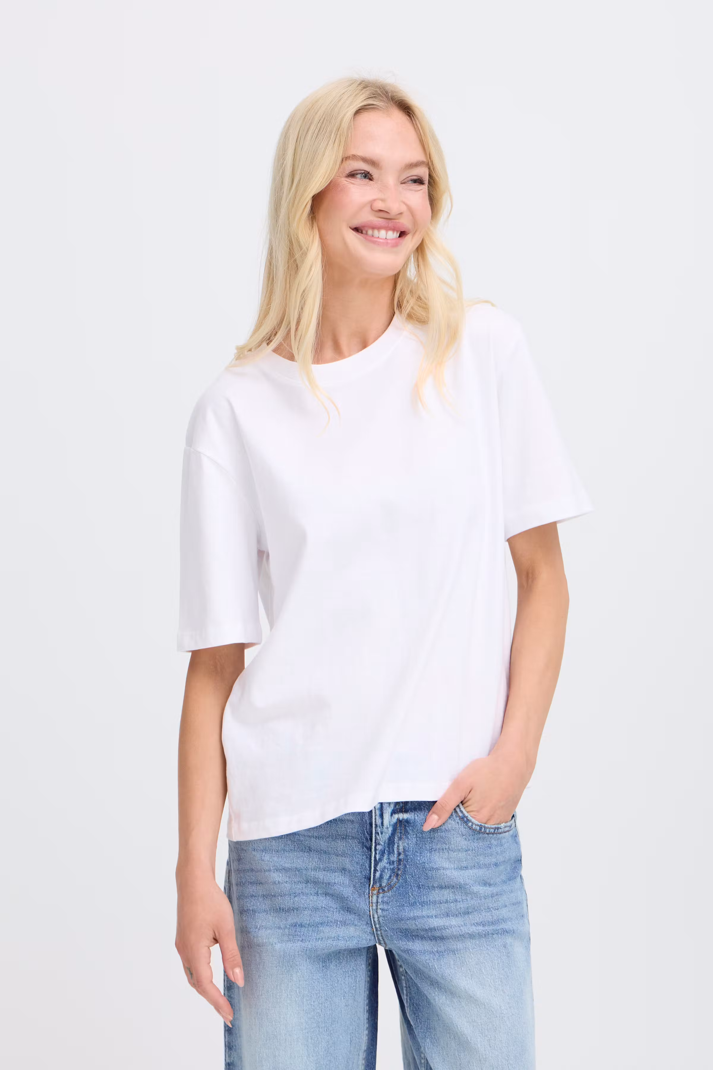 BYTROLLO T-shirt LOOKBOOK FRONT 20814444-110601