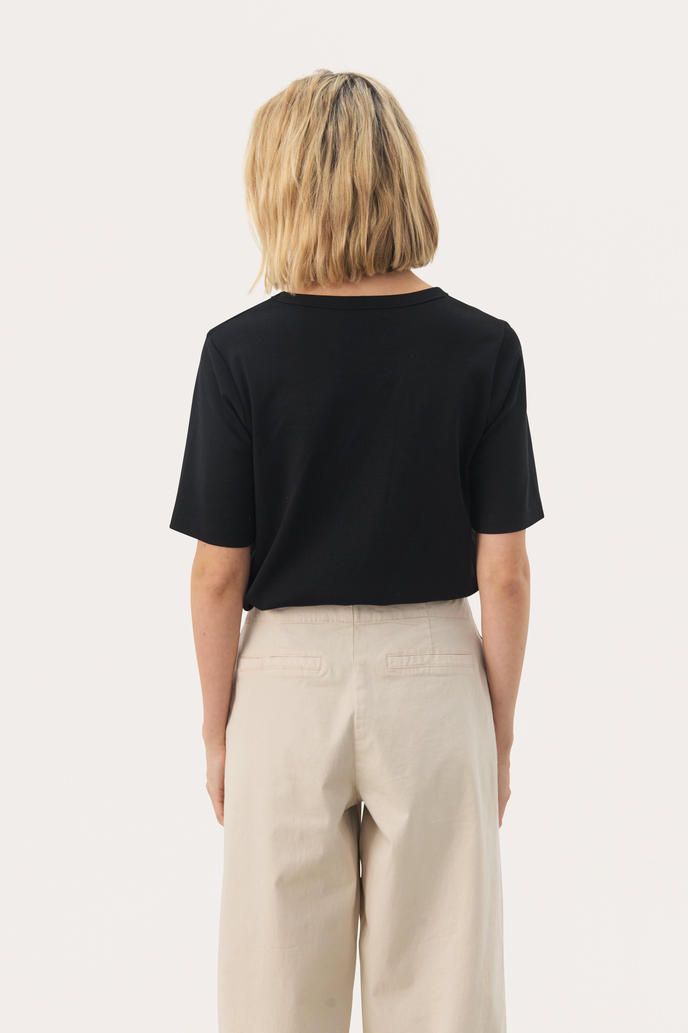 RatanaPW T-shirt LOOKBOOK BACK 30309870-194008