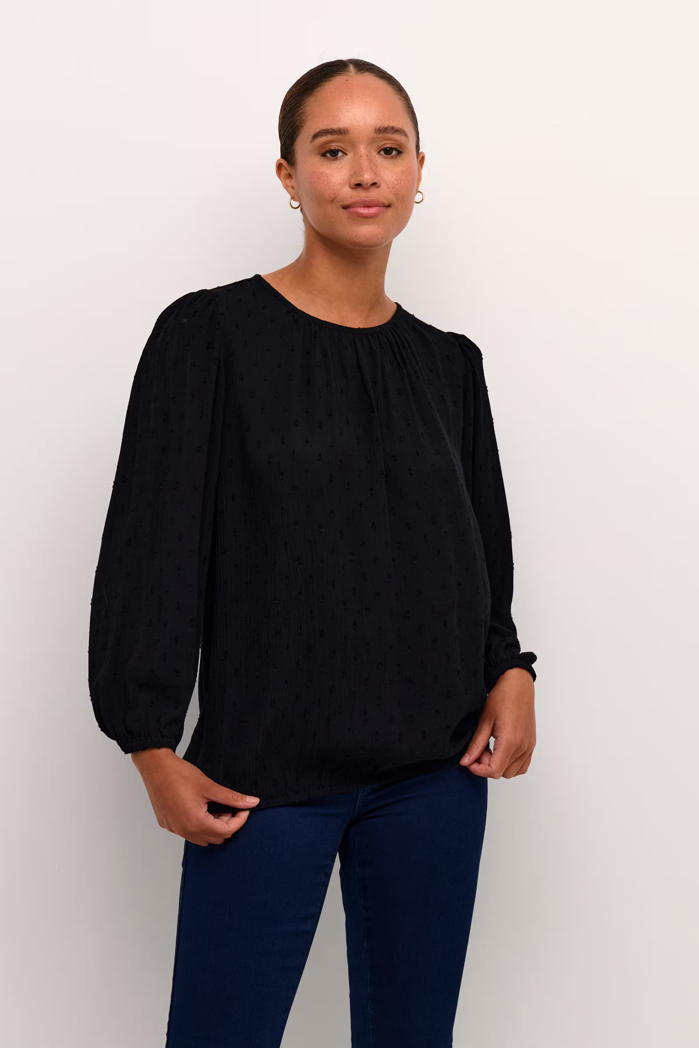 KAwilma Blouse LOOKBOOK FRONT 10508223-100121