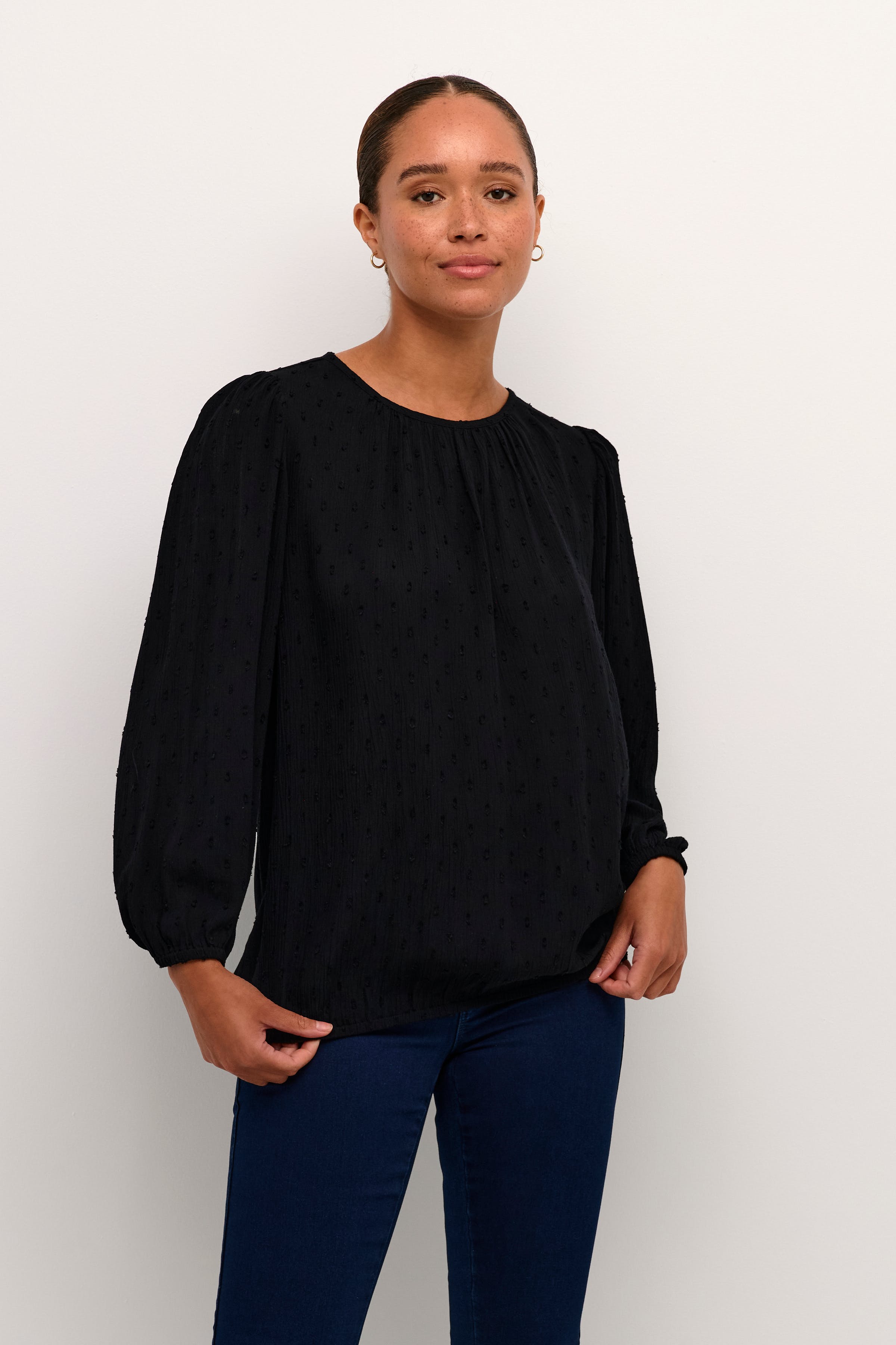 KAwilma Blouse LOOKBOOK FRONT 10508223-100121