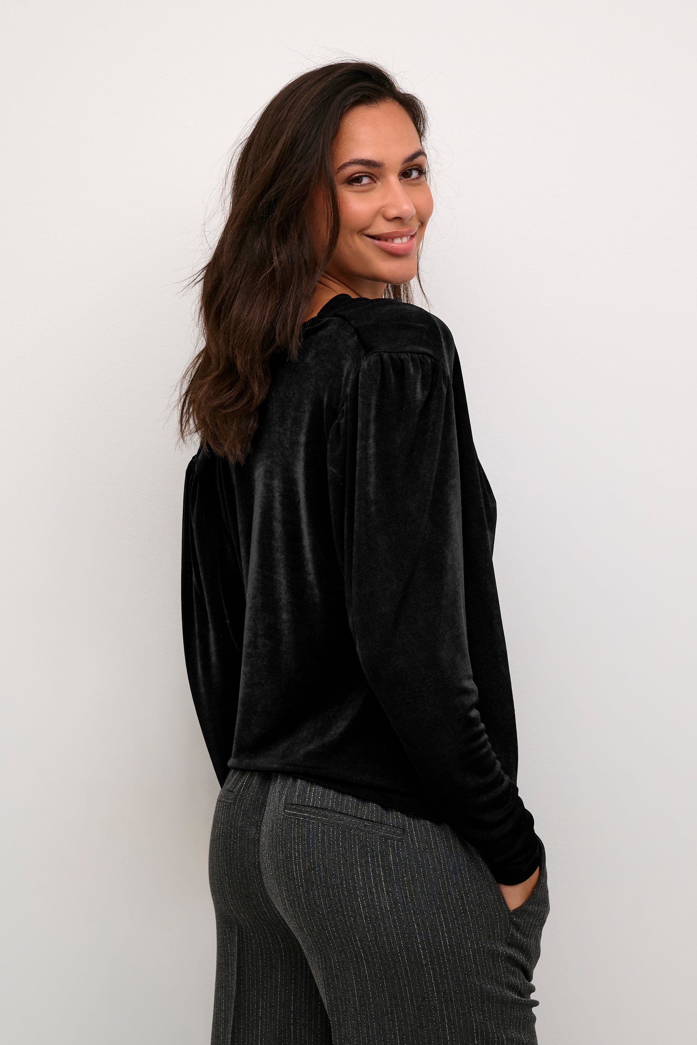 KAgina Bluse LOOKBOOK BACK 10509321-100121